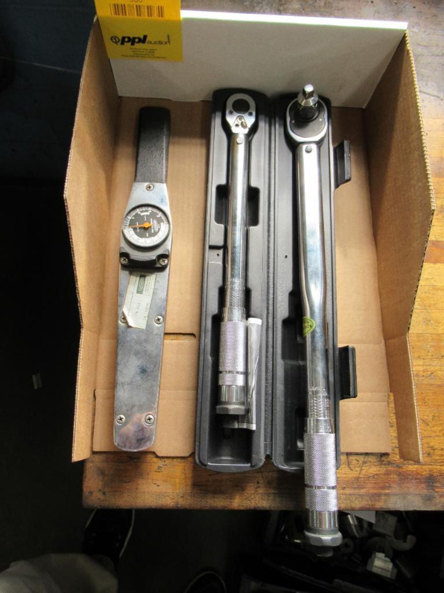 LOT: (3) Torque Wrenches