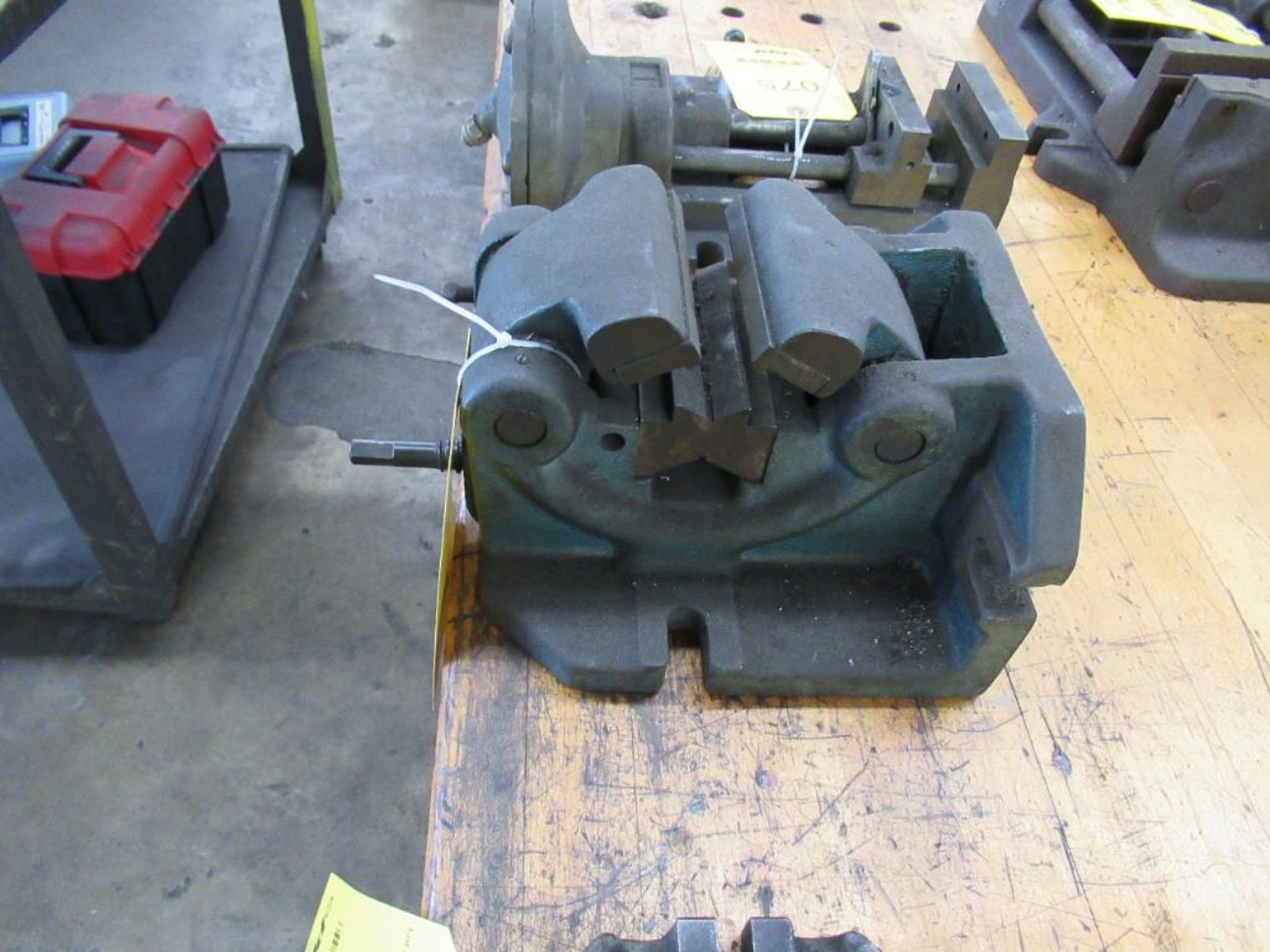 4" Jaw Vertical & Horizontal V-Block Vise