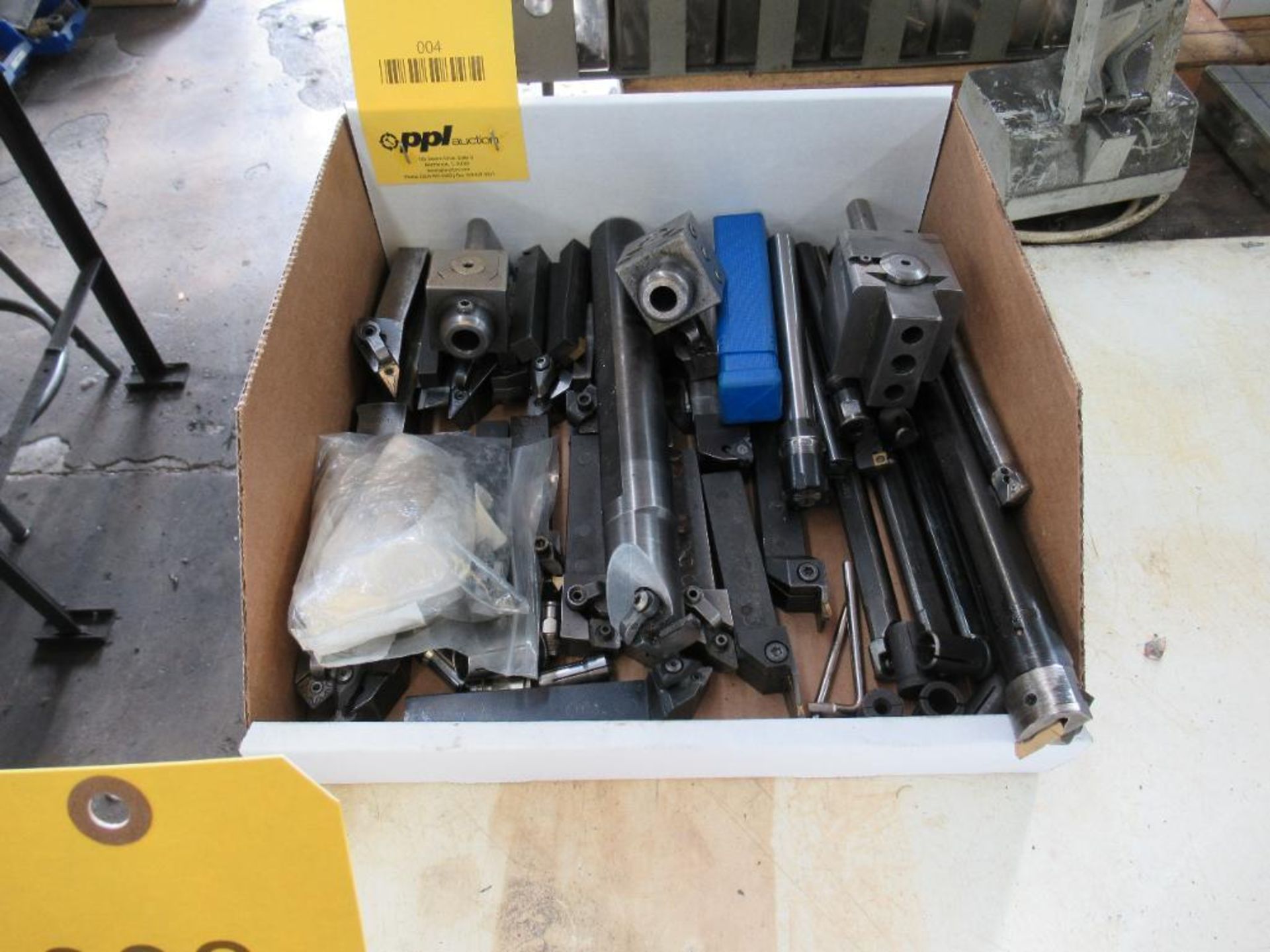 LOT: Assorted Boring Bars, Lathe Insert Cutters & Small Boring Heads