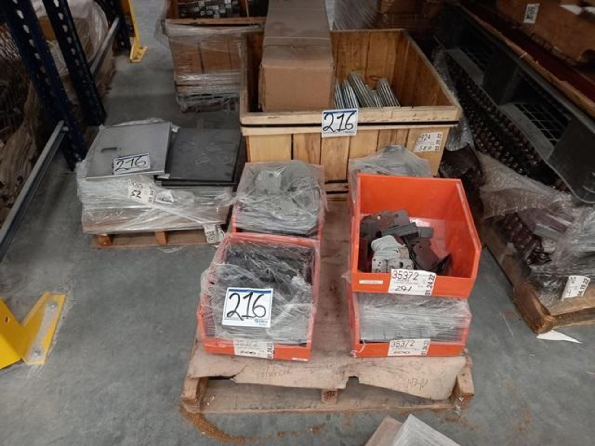 LOT: Miscellaneous Materials And Fittings: (2400) Pieces Of Banding Spacer Bracket, (157) Pieces - Image 4 of 31