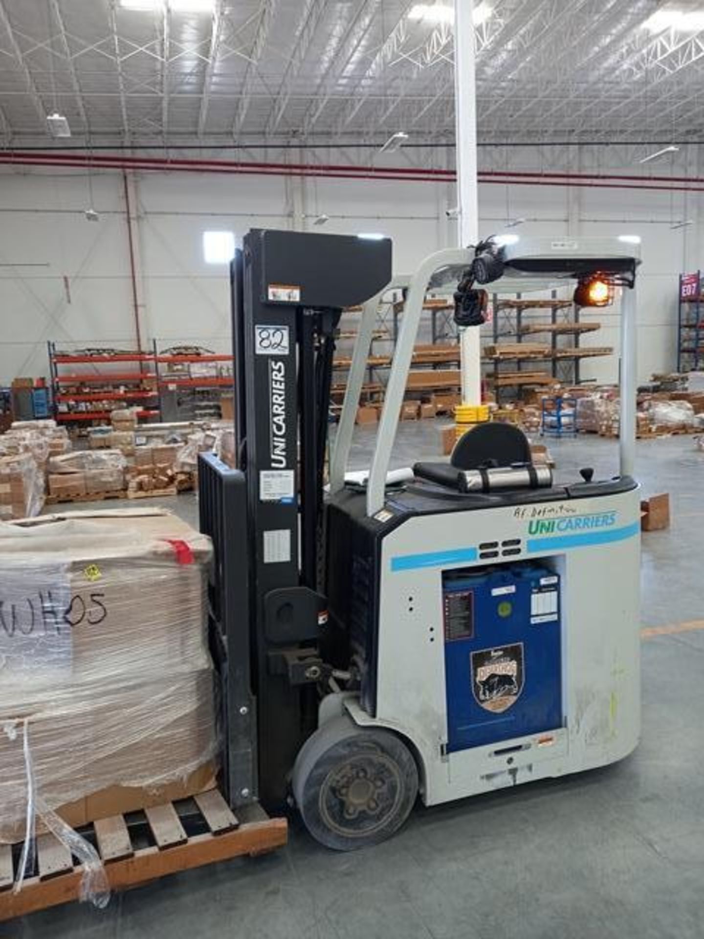 Unicarriers 1S1L20NV Stand Up Electric Forklift, Side Shift, 2950 lbs. Capacity, 258 in. Reach, S/ - Image 5 of 12