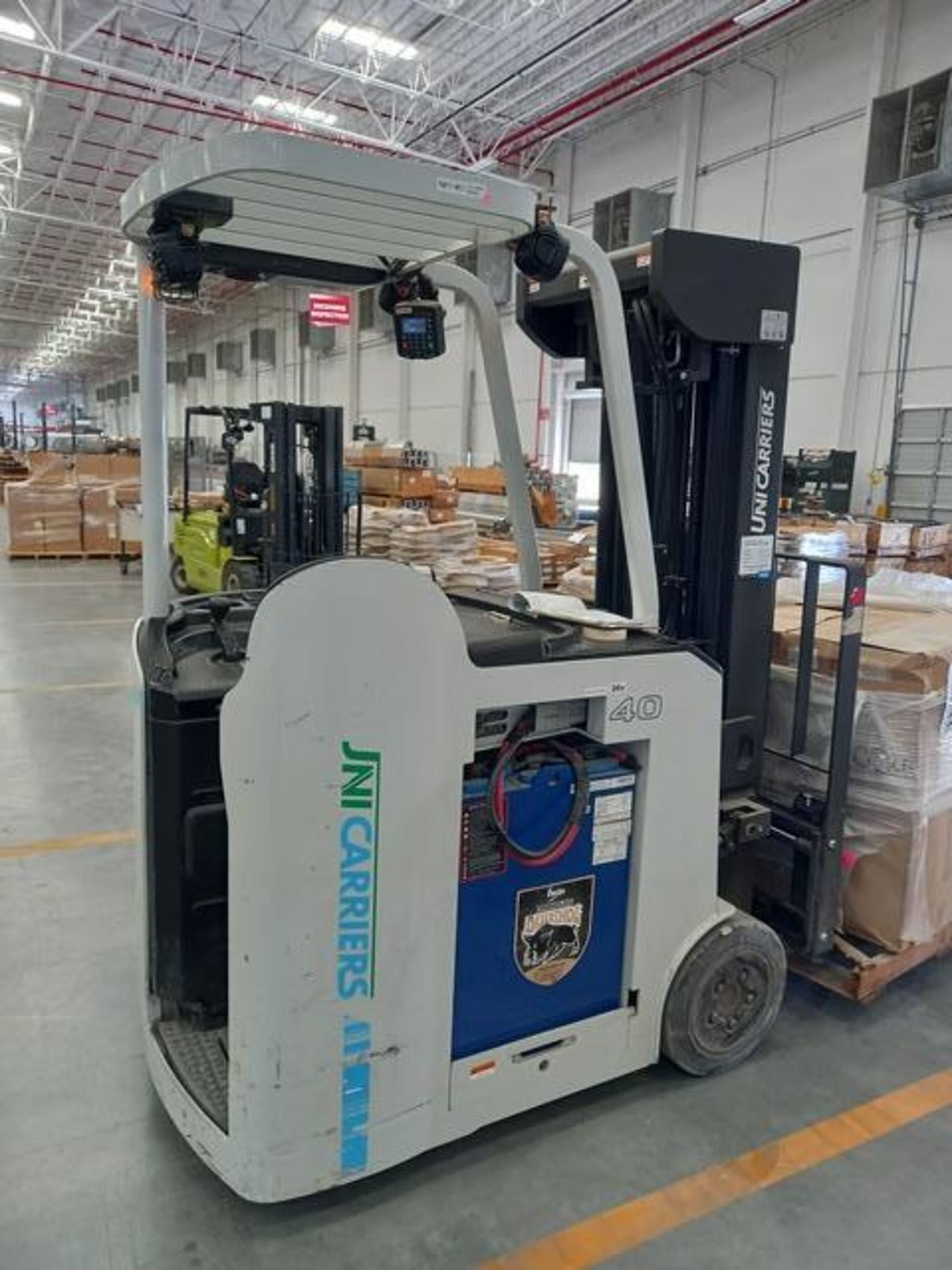 Unicarriers 1S1L20NV Stand Up Electric Forklift, Side Shift, 2950 lbs. Capacity, 258 in. Reach, S/ - Image 8 of 12