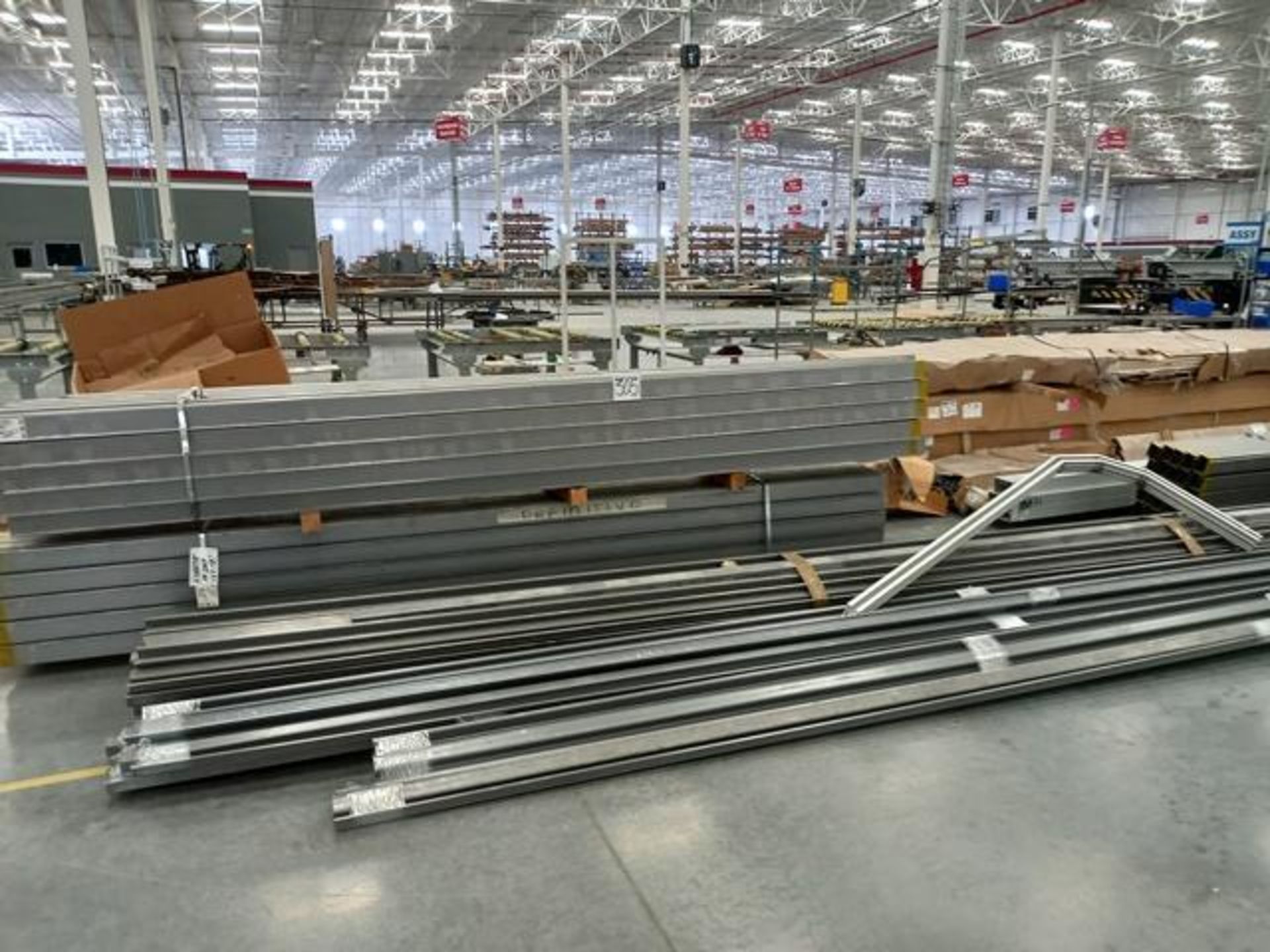 LOT: (30 approx.) Pallets, w/Aluminum Profile, Metal Canelta, Parts for Screens, Foam Boards, - Image 10 of 34