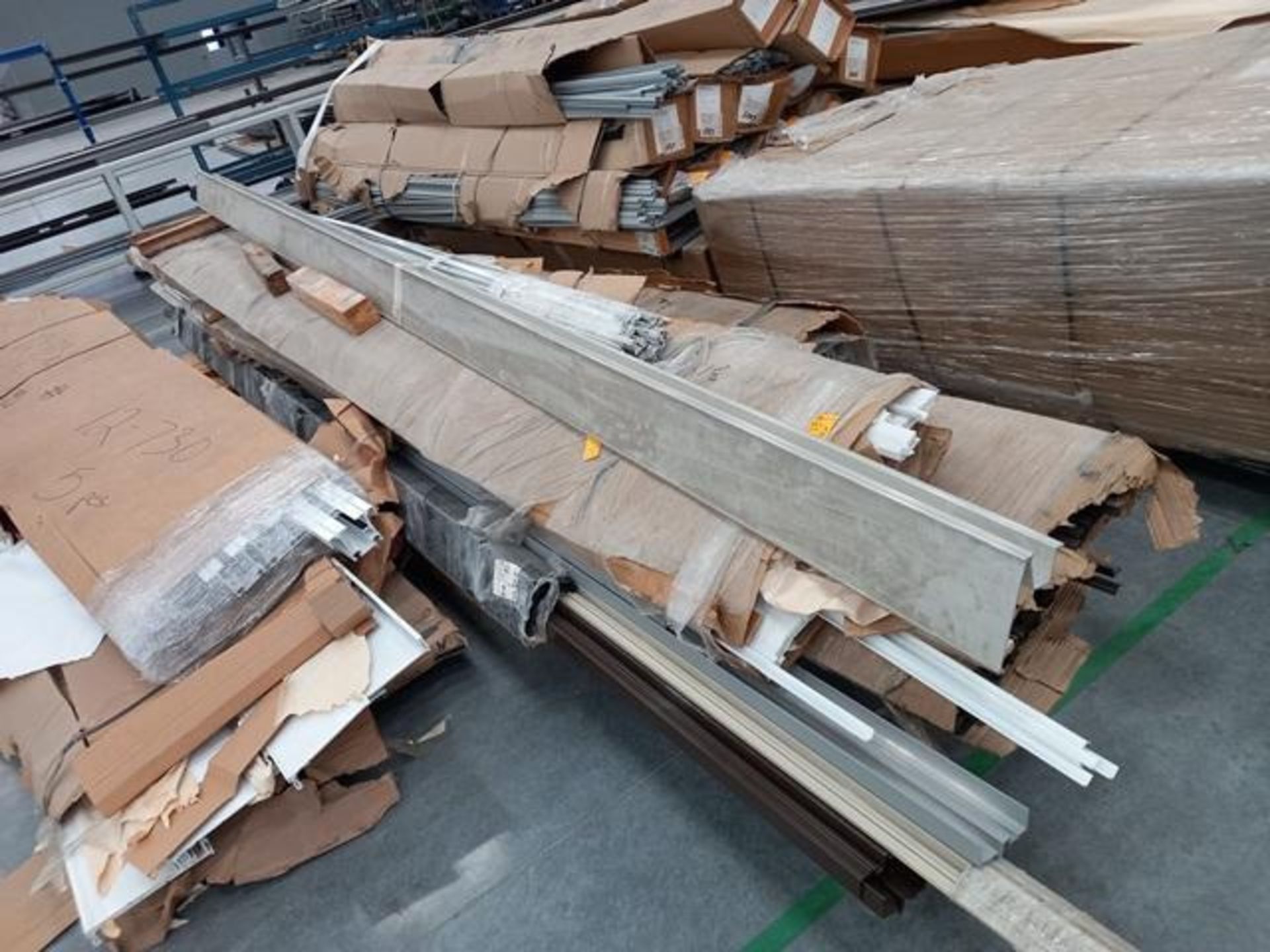 LOT: (30 approx.) Pallets, w/Aluminum Profile, Metal Canelta, Parts for Screens, Foam Boards, - Image 33 of 34