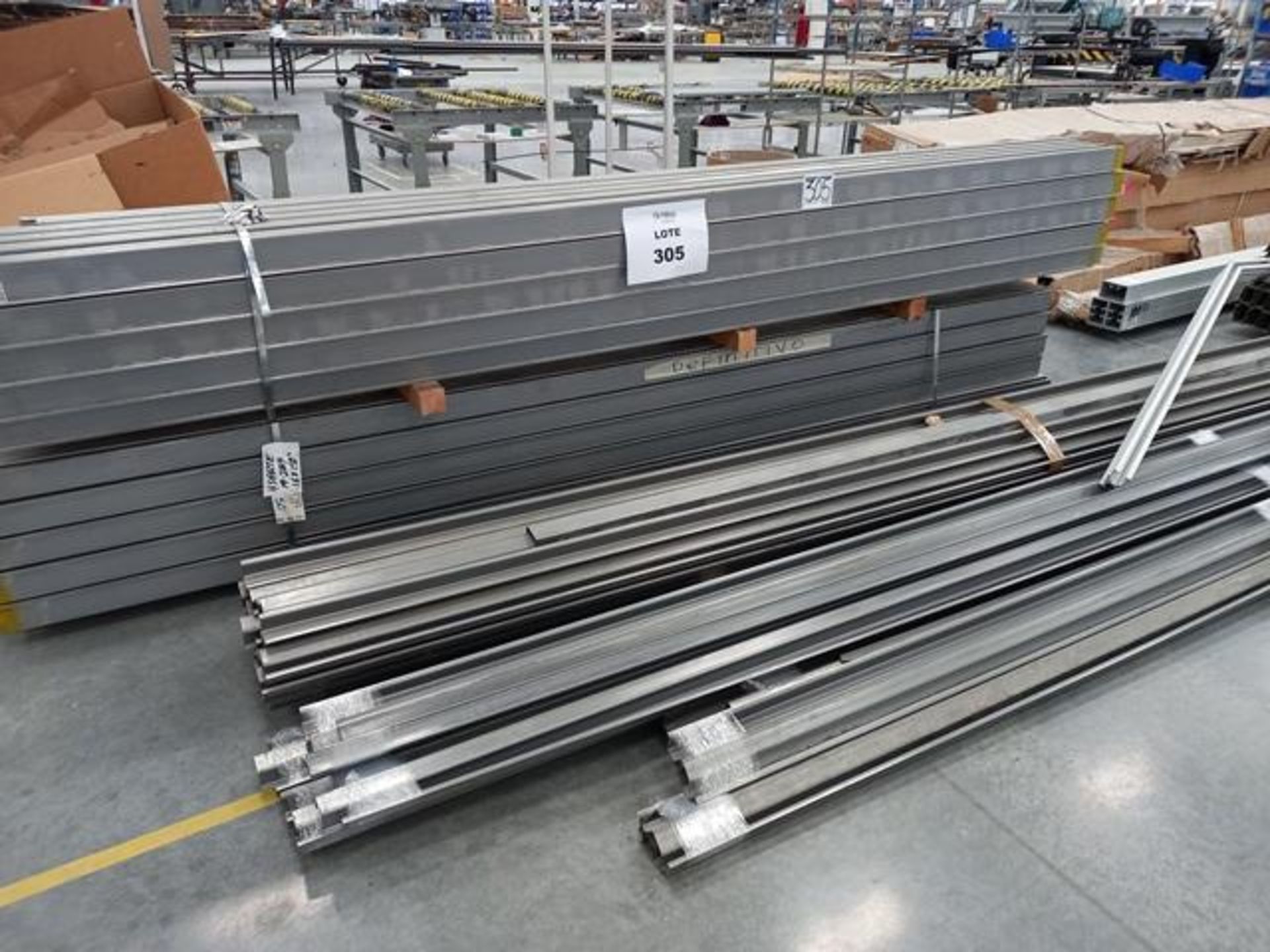 LOT: (30 approx.) Pallets, w/Aluminum Profile, Metal Canelta, Parts for Screens, Foam Boards, - Image 15 of 34