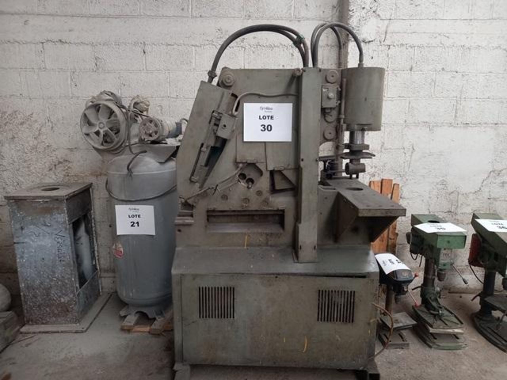 Mubea HIW 1000 Punching Machine, S/N: Illegible: Estimated Punching Capacity of 1000kn for a Maximum - Image 3 of 14