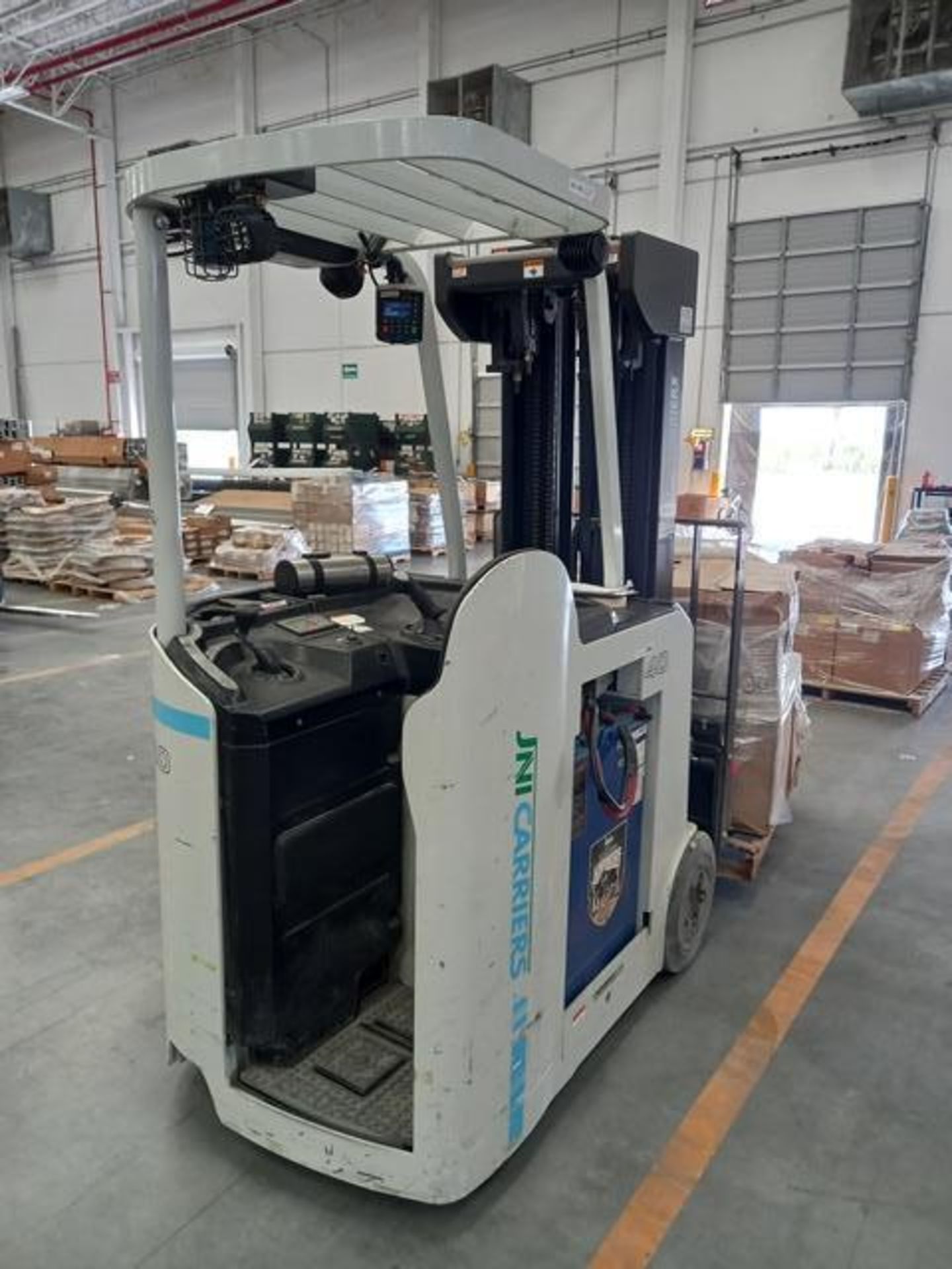 Unicarriers 1S1L20NV Stand Up Electric Forklift, Side Shift, 2950 lbs. Capacity, 258 in. Reach, S/ - Image 7 of 12