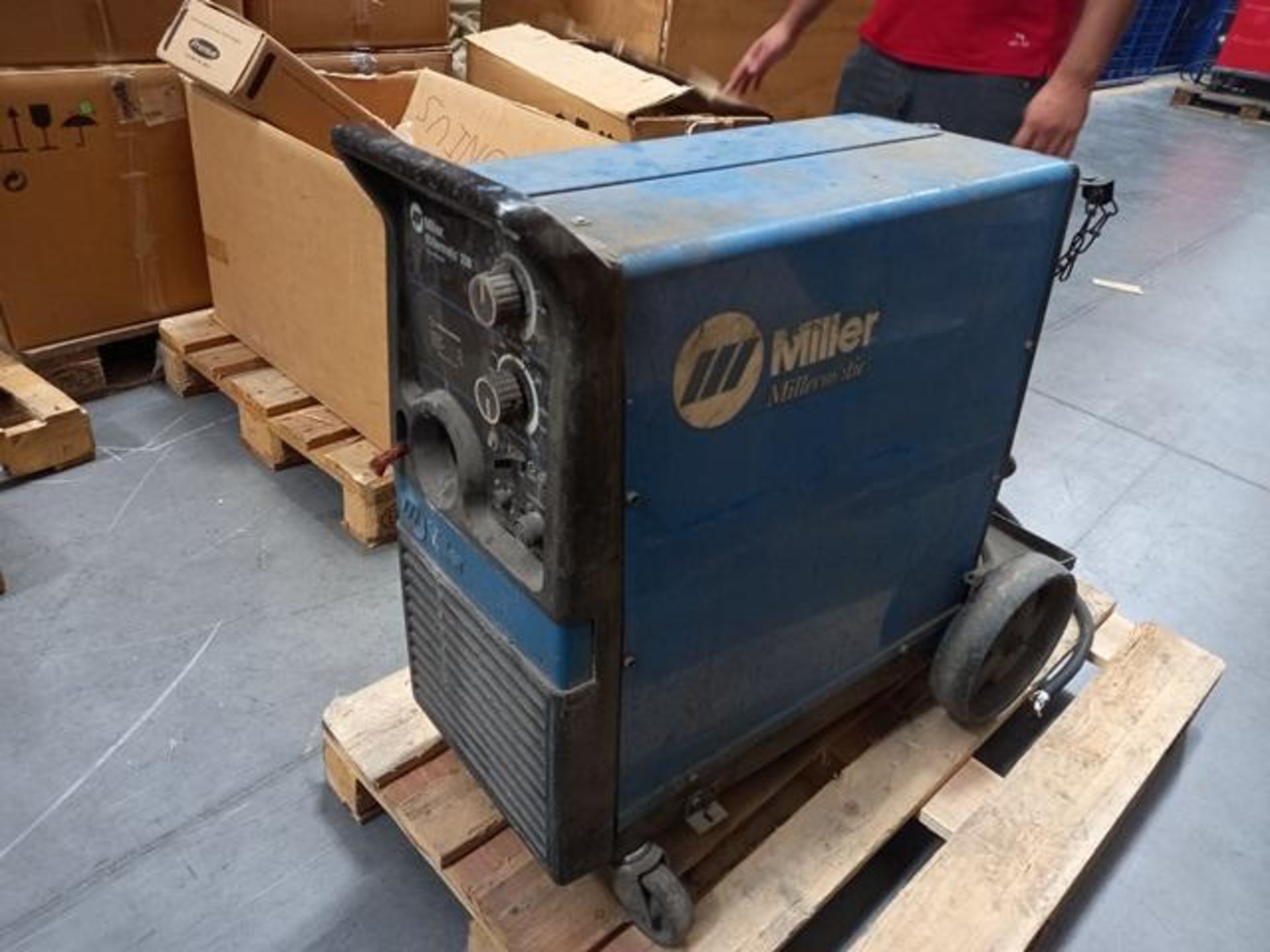 Millermatic 250 Micro Wire Welding Machine: No Accessories, Wires Cut (Location: Santa Catarina,