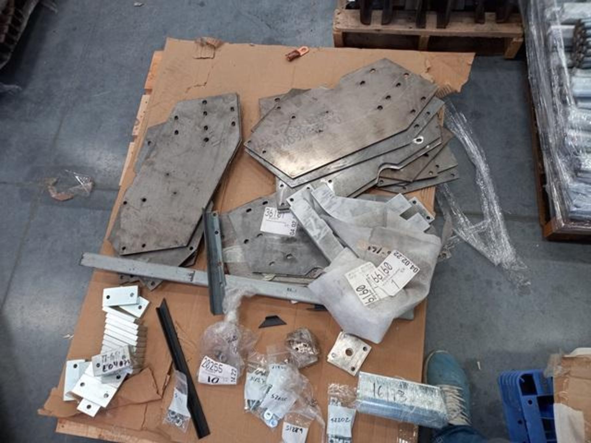 LOT: (100 approx.) Pallets of Assorted Materials Which Include, Metal Parts for Screens, Aluminum - Image 26 of 148