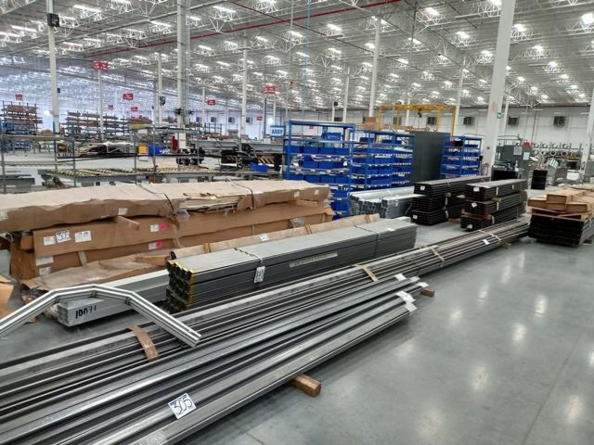 LOT: (30 approx.) Pallets, w/Aluminum Profile, Metal Canelta, Parts for Screens, Foam Boards, - Image 11 of 34