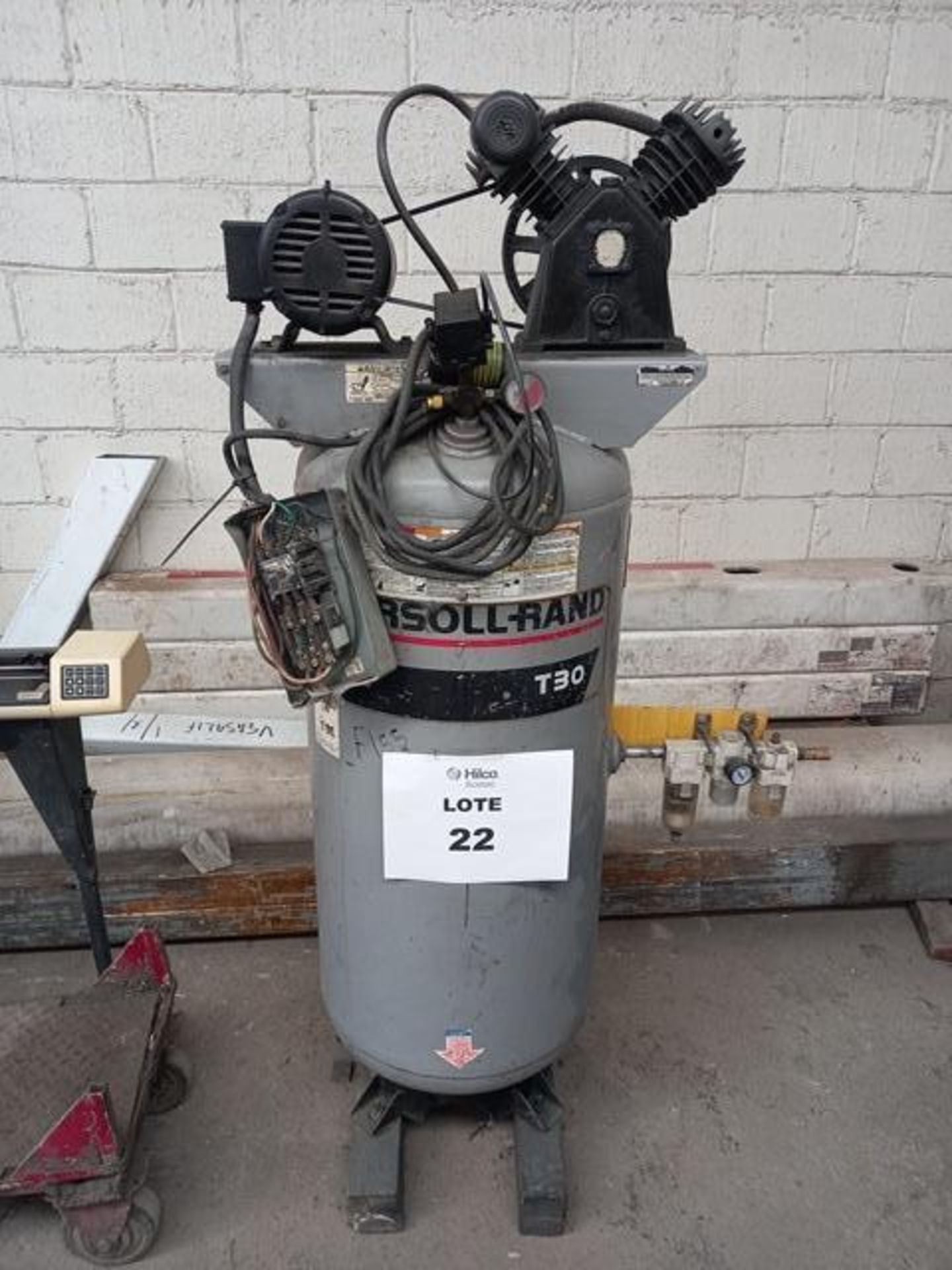 Ingersoll Rand T30 Air Compressor, Year: 1999, S/N: BD833353: 60-Gallon Tank Capacity 200 psig ( - Image 2 of 10