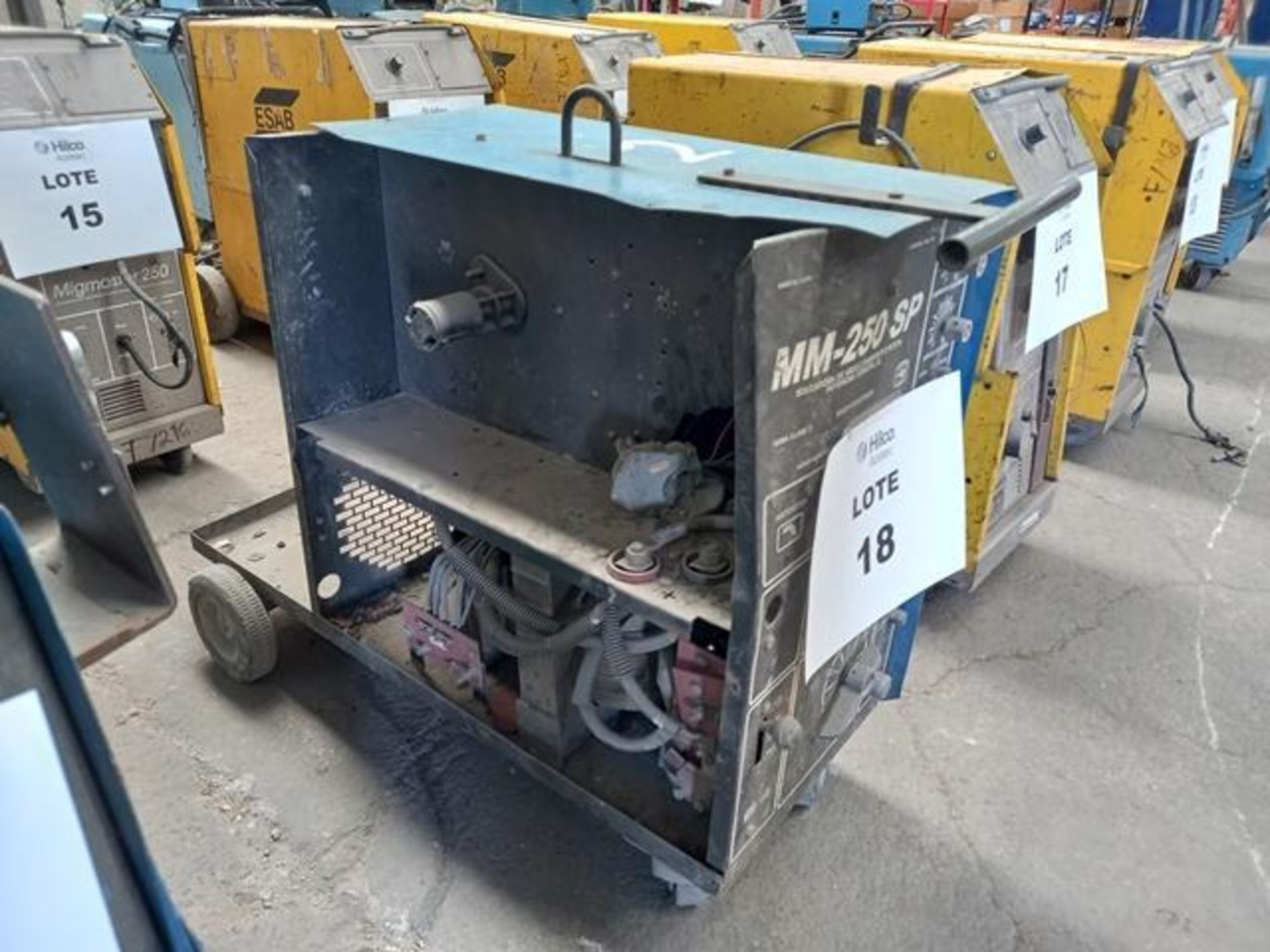 Infra MM-250 SP Welding Machine: 250 Amp Capacity on One Phase (Label: 18) (Location: Pachuca, - Image 3 of 9