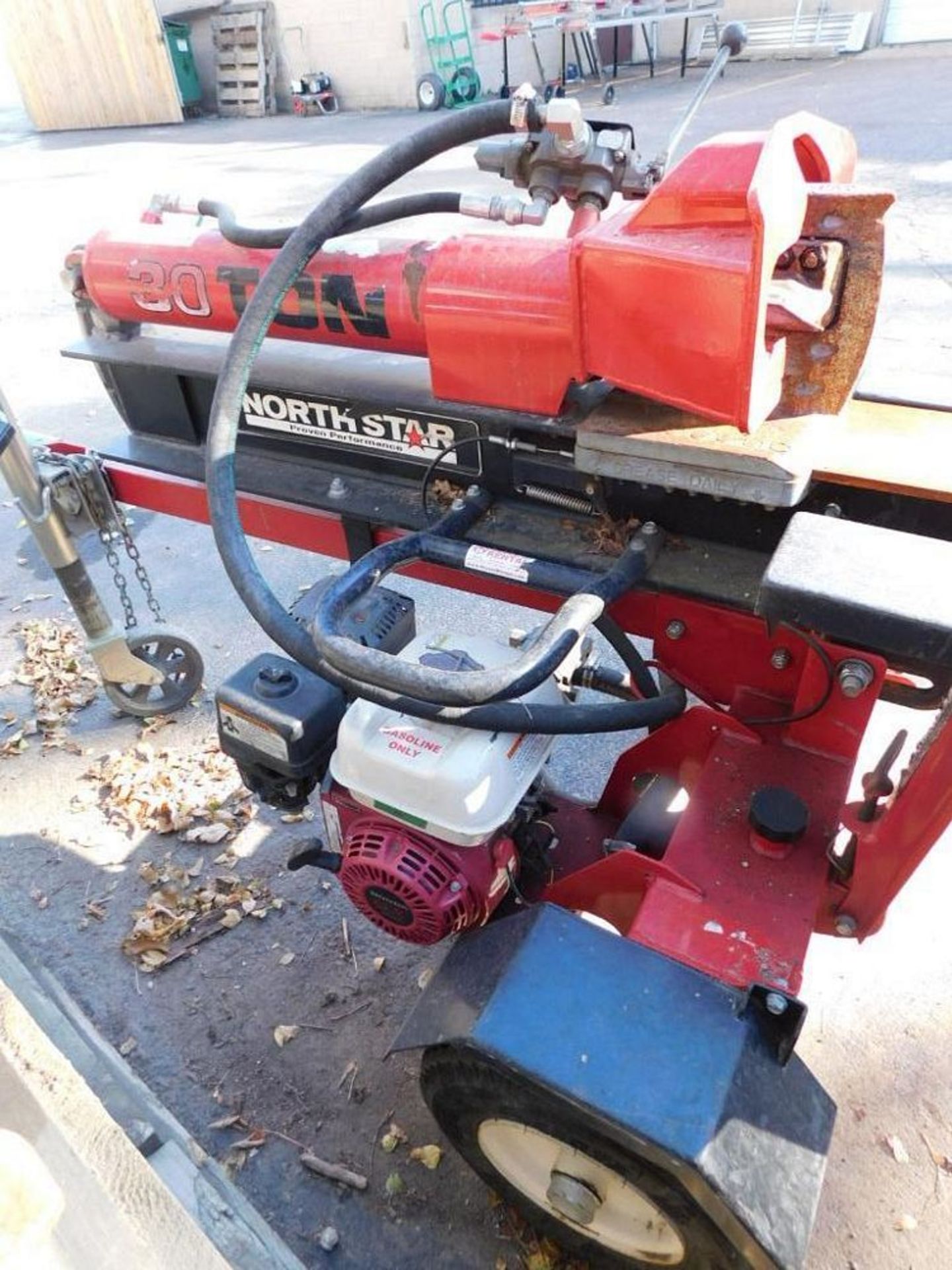 NorthStar 30-Ton Towable Log Splitter w/Honda GX200 Gas Motor, 2" Trailer Ball Hitch (#10) ( - Image 6 of 7