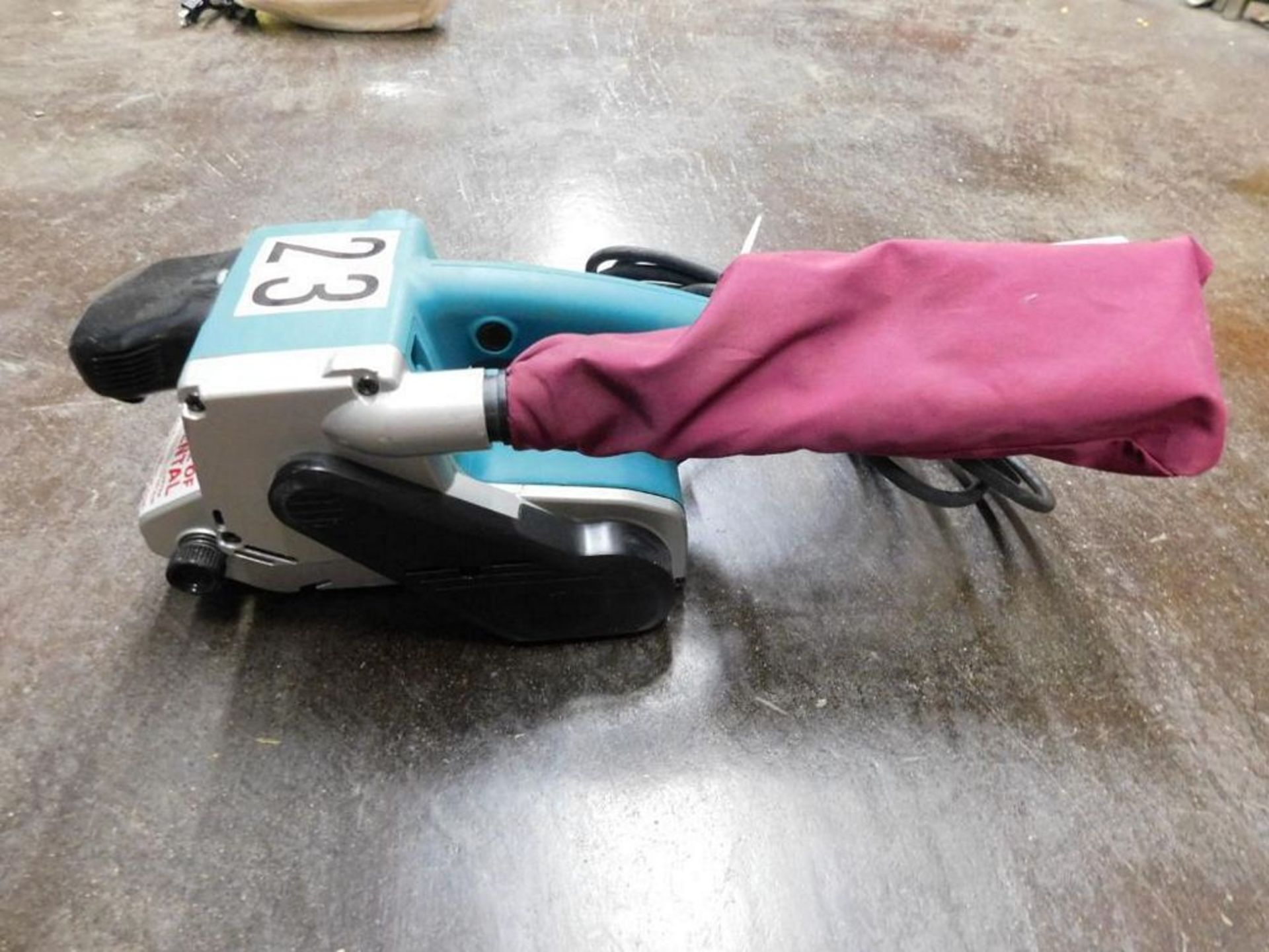 Makita 9903 3" x 21" Belt Sander w/Dust Bag (LOCATION: 318 N. Milwaukee Ave., Wheeling, IL 60090) - Image 2 of 3