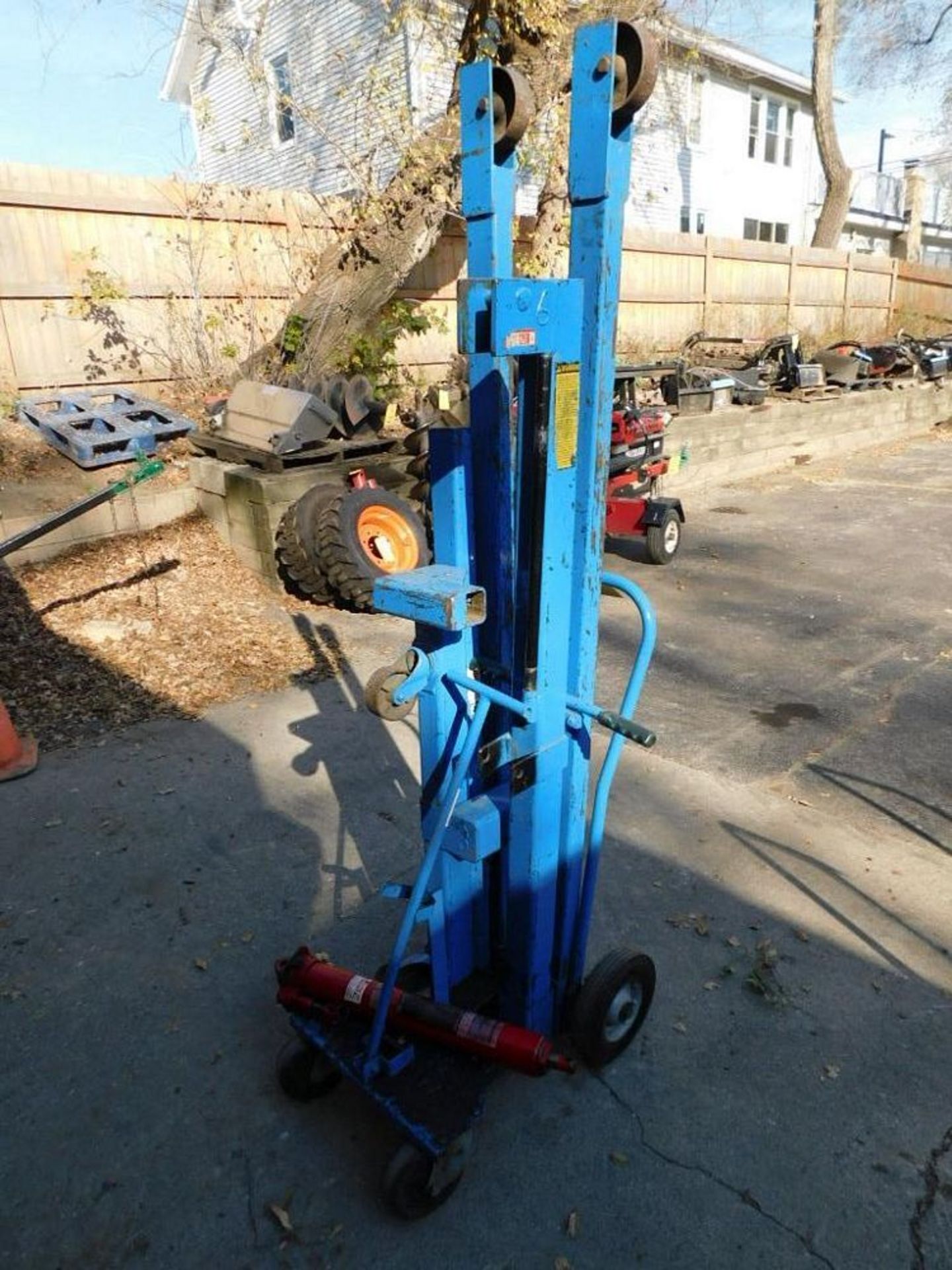 1200 lb. Max Cap. Engine Hoist w/Strongway 3-Ton Hydraulic Long Ram Jack (LOCATION: 318 N. Milwaukee