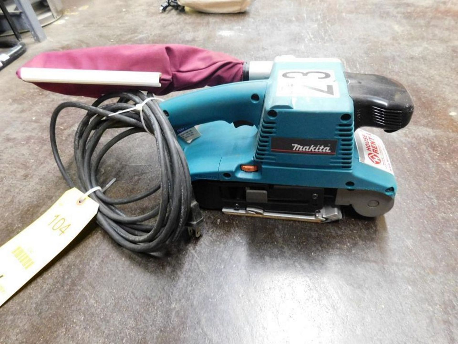 Makita 9903 3" x 21" Belt Sander w/Dust Bag (LOCATION: 318 N. Milwaukee Ave., Wheeling, IL 60090)