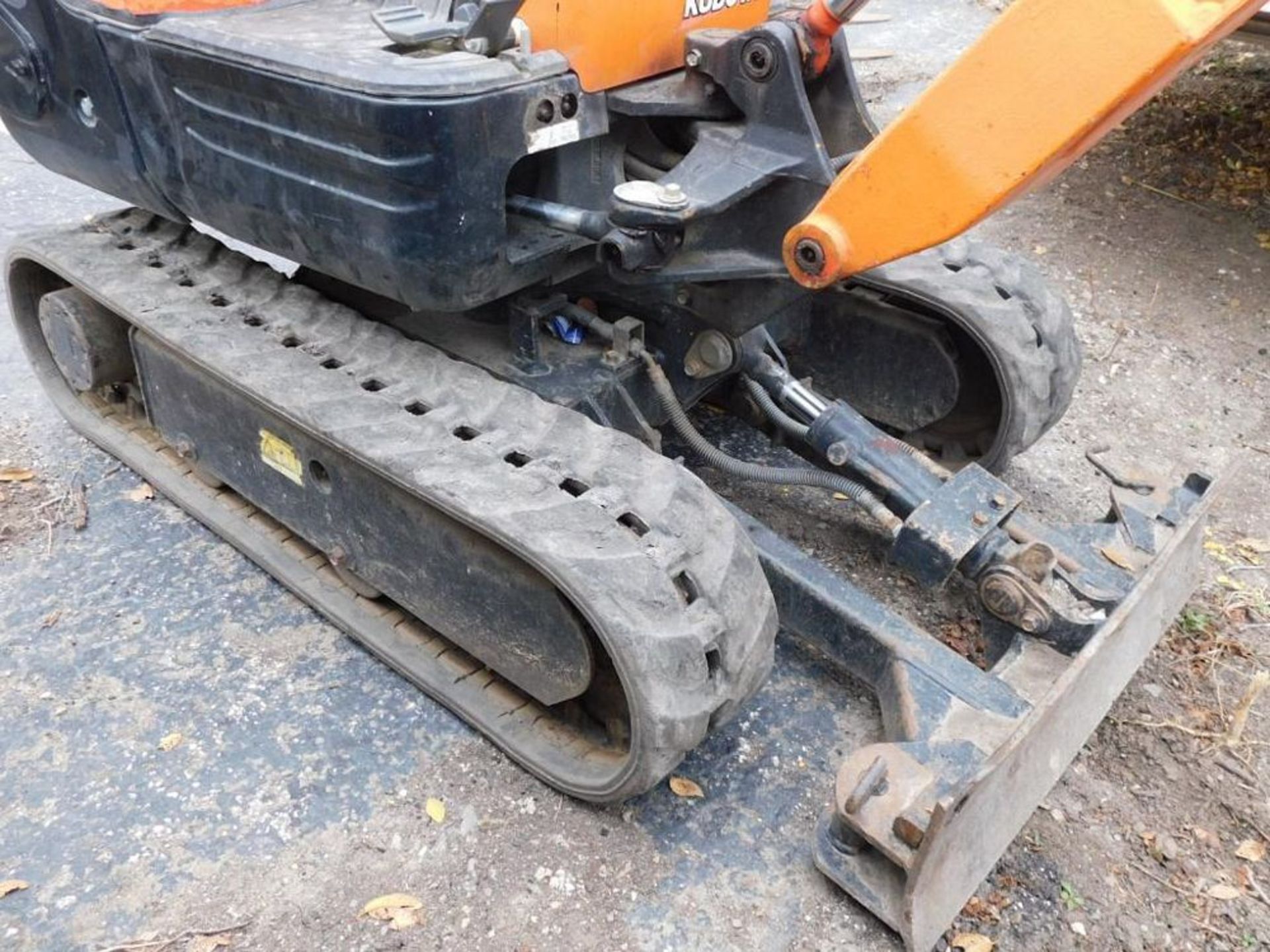 Kubota K008-3 Compact Excavator, VIN JKUK0081T01H40903, S/N 40903, 704 Hours Indicated (LOCATION: - Image 3 of 8