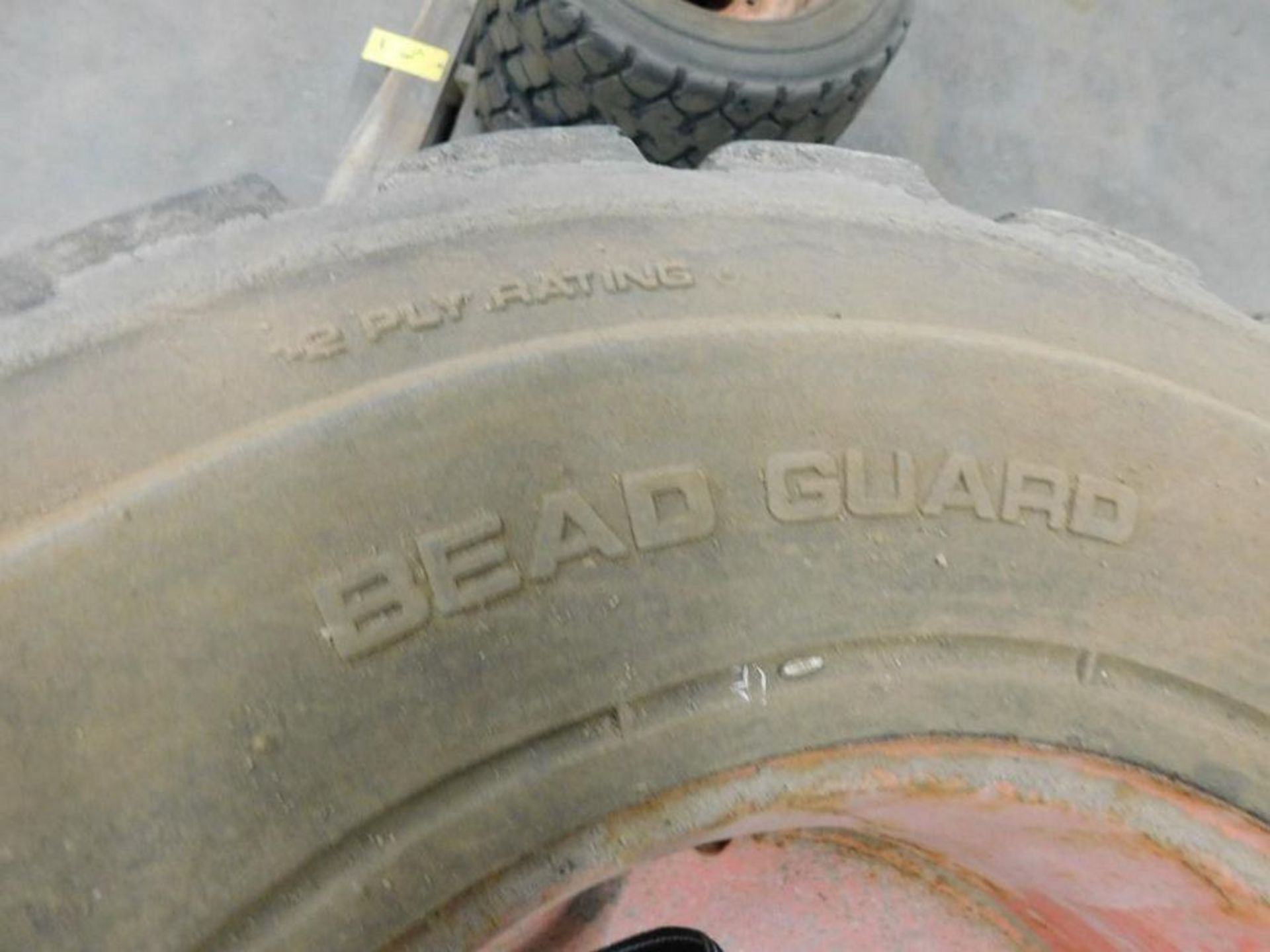 LOT: (4) Bobcat Heavy Duty 12-16.5" NHS Tires, Bead Guard, Tubeless (LOCATION: 318 N. Milwaukee - Bild 3 aus 8