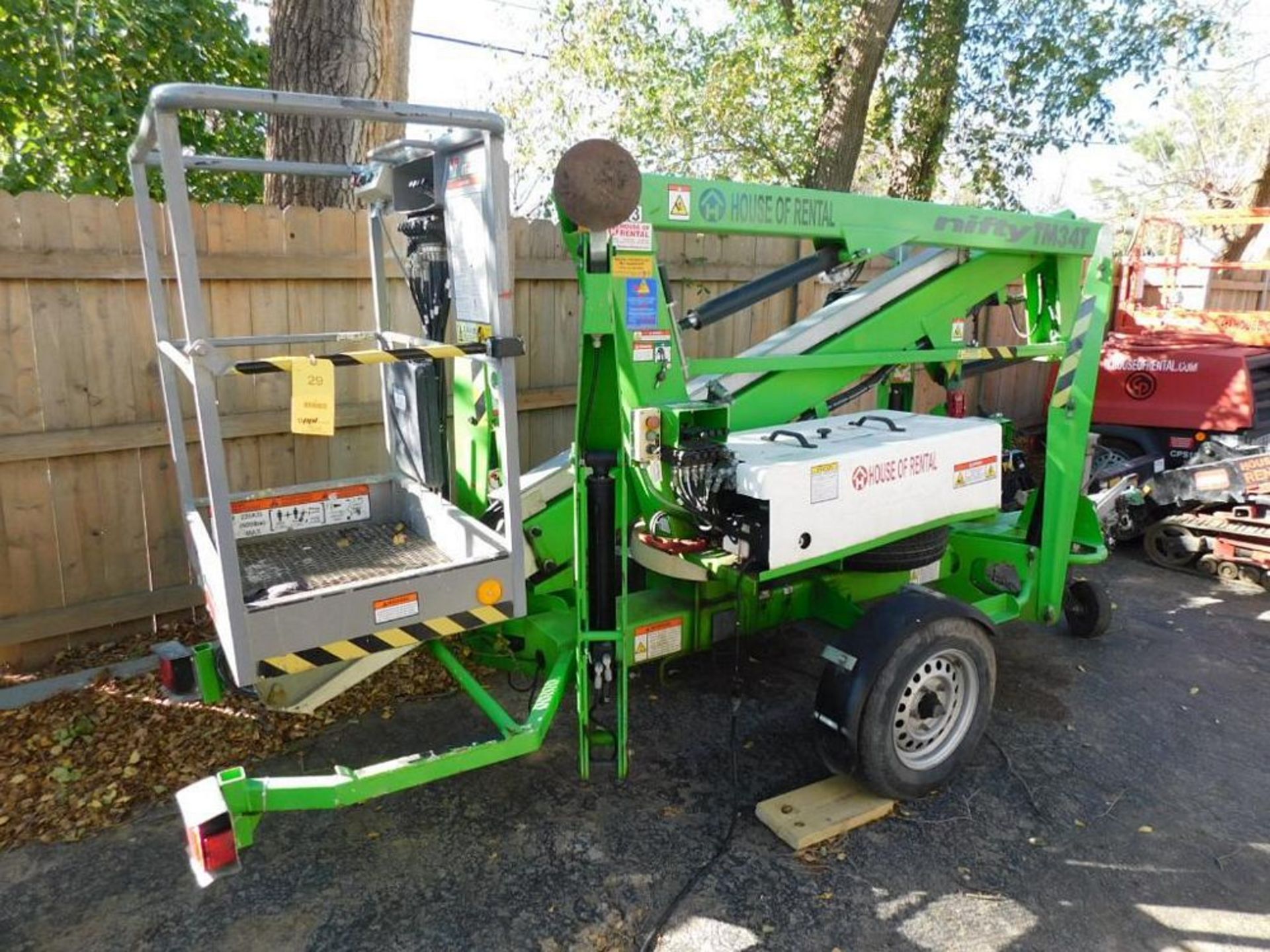 2014 Nifty Cherry TM34TCherry Picker, VIN SLN34TE03FM030435, 34 ft. Reach, 500 Max Lb., Towable ( - Image 7 of 13