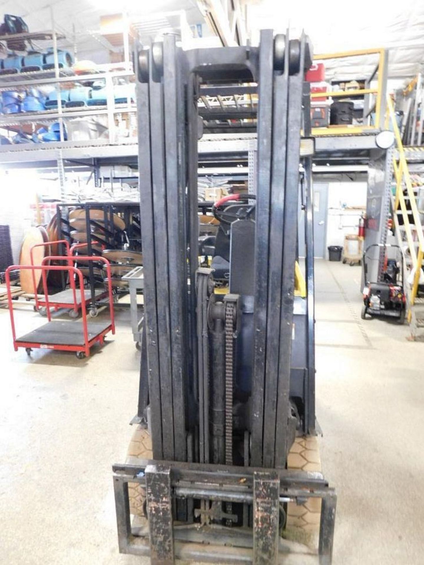 Yale ERCO30AGN36TE084 Electric Forklift 3,000 lb. Cap., S/N A814V05541X, Triple Mast, 194" Reach, - Image 5 of 10