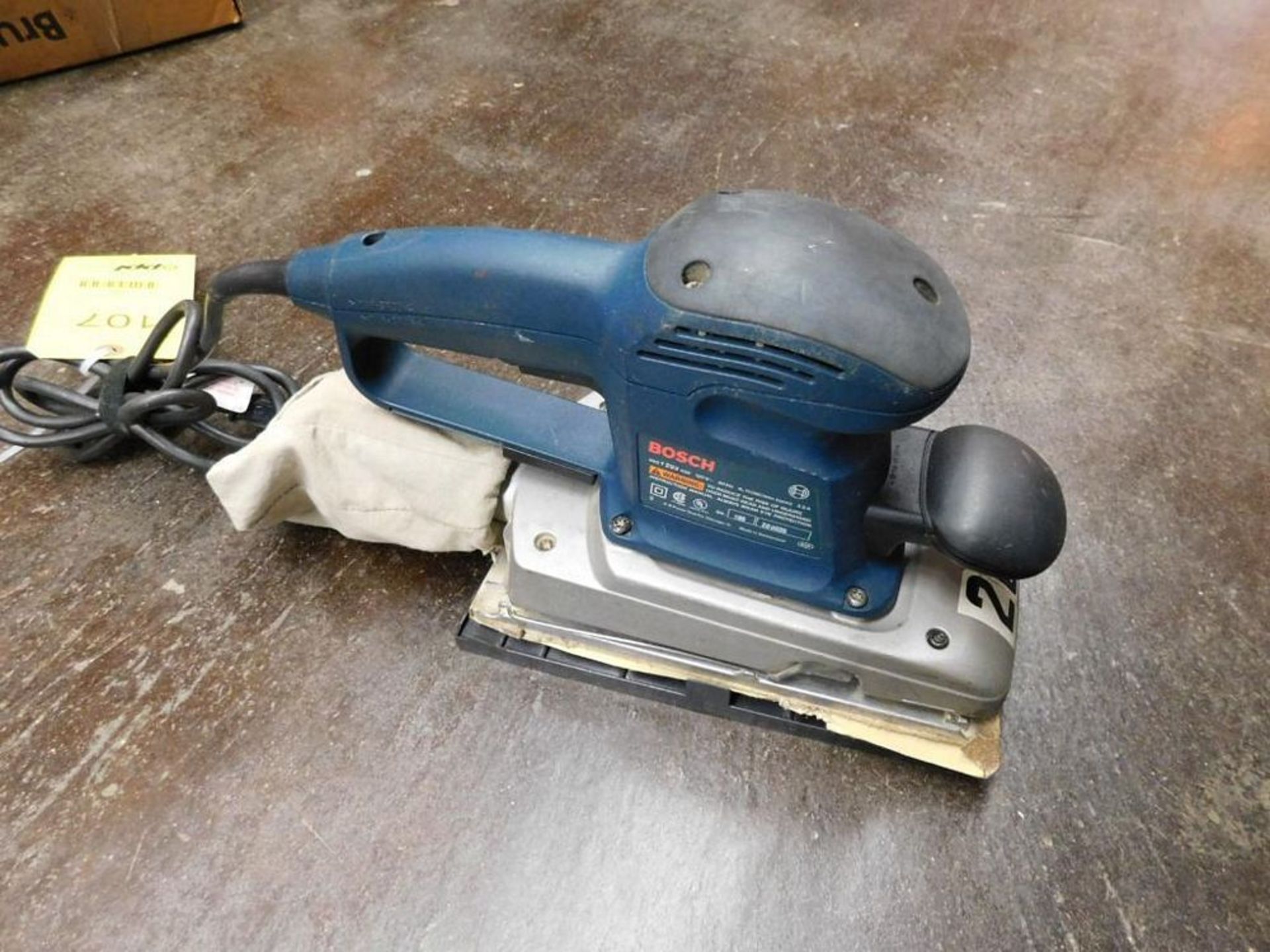 Bosch 1293 Sander w/Dust Collection Bag (LOCATION: 318 N. Milwaukee Ave., Wheeling, IL 60090) - Image 2 of 4