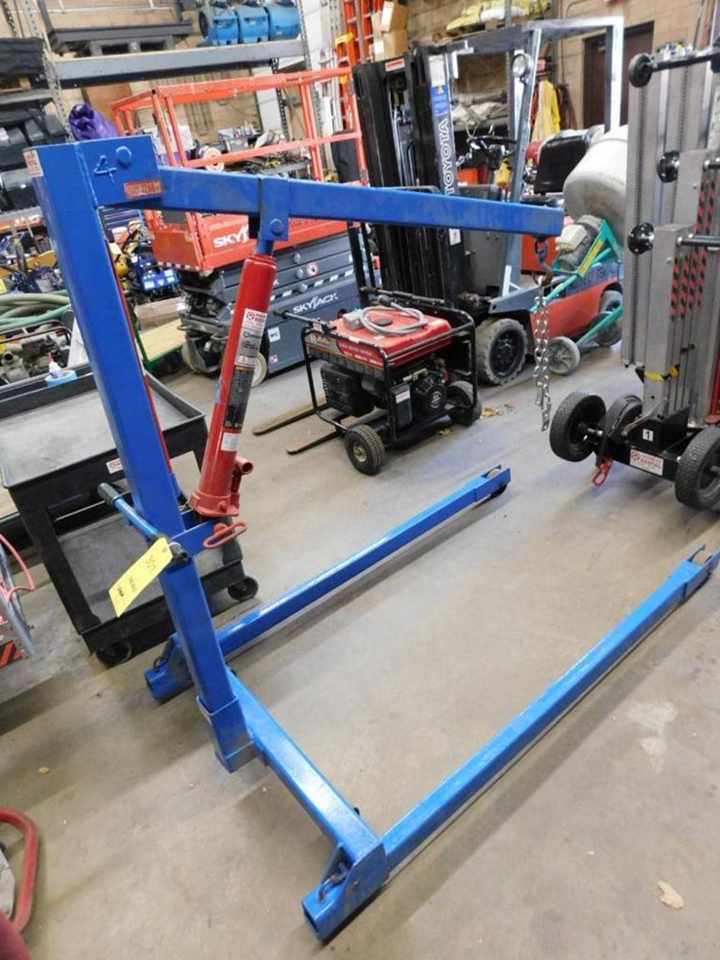 1200 lb. Max Cap. Engine Hoist w/Strongway 3-Ton Hydraulic Long Ram Jack (LOCATION: 318 N. Milwaukee