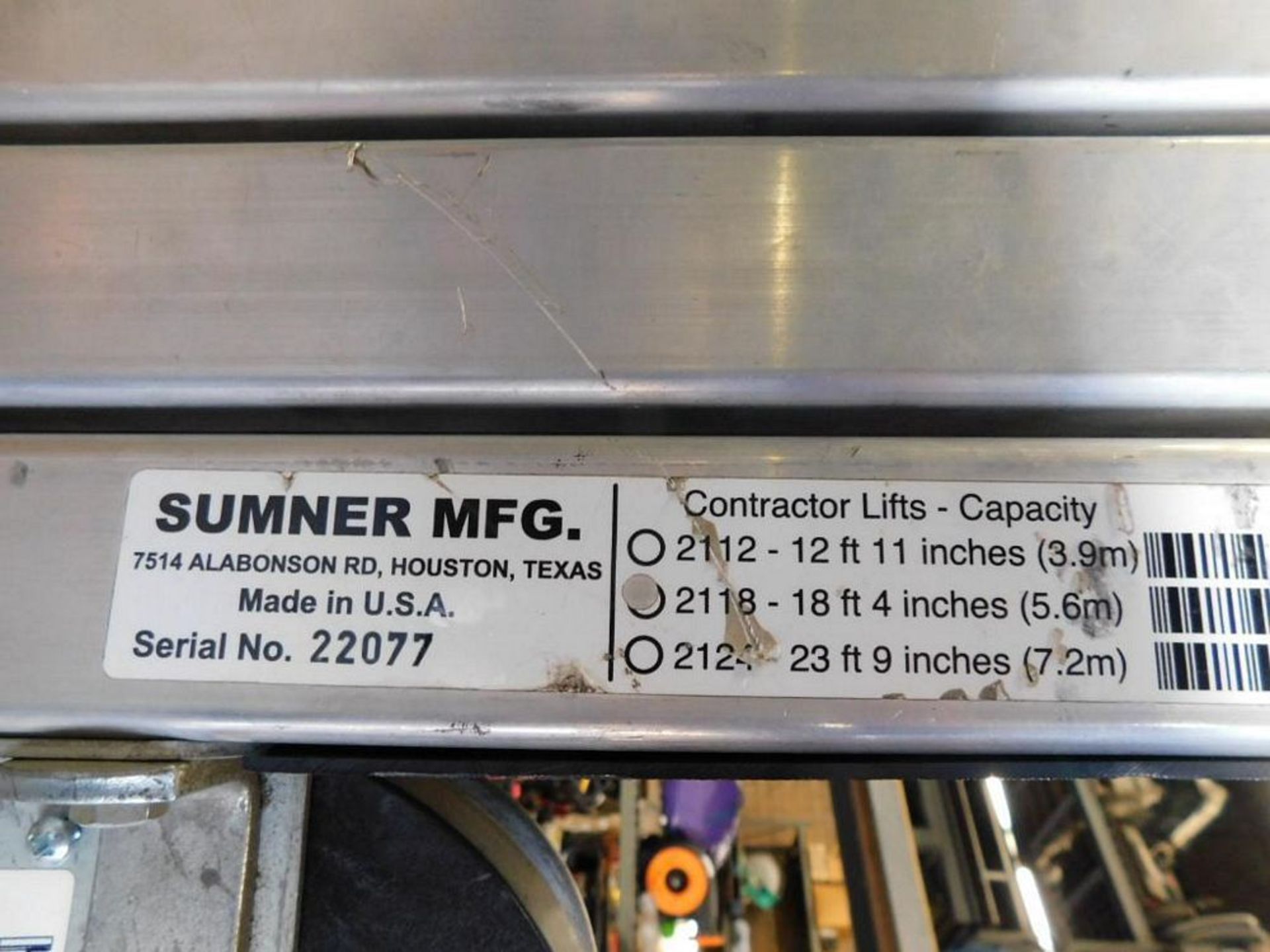 Sumner Hand Crank Lift 18'-4", Model 2118, 650 Max Cap. (LOCATION: 318 N. Milwaukee Ave., - Bild 11 aus 12