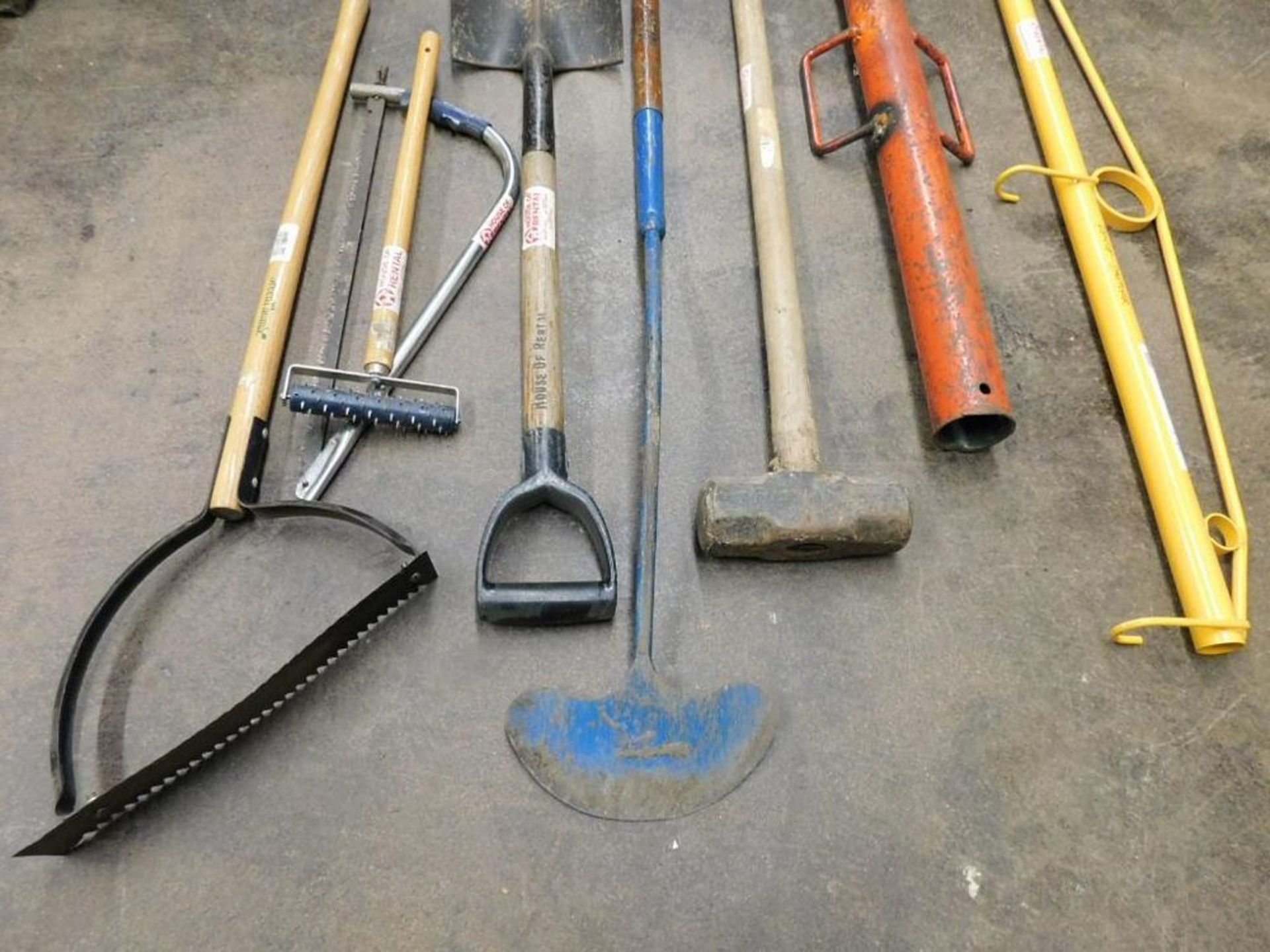 LOT: Fence Stretcher, Post Pounder, Sledge Hammer, Shovel, Garden Tools (LOCATION: 318 N. - Image 3 of 5