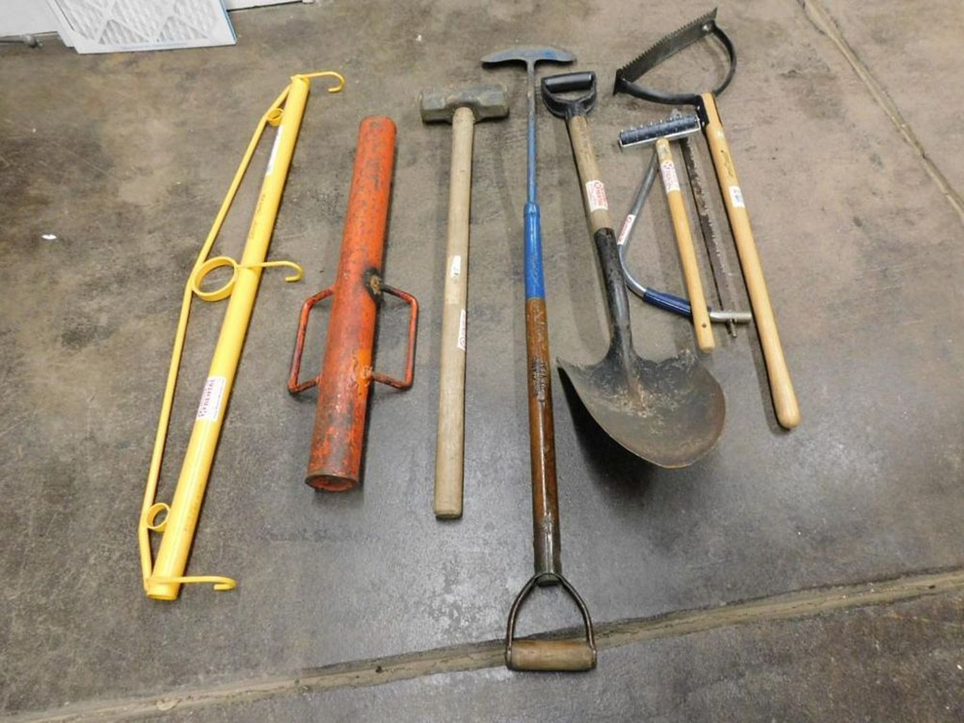 LOT: Fence Stretcher, Post Pounder, Sledge Hammer, Shovel, Garden Tools (LOCATION: 318 N. - Image 4 of 5