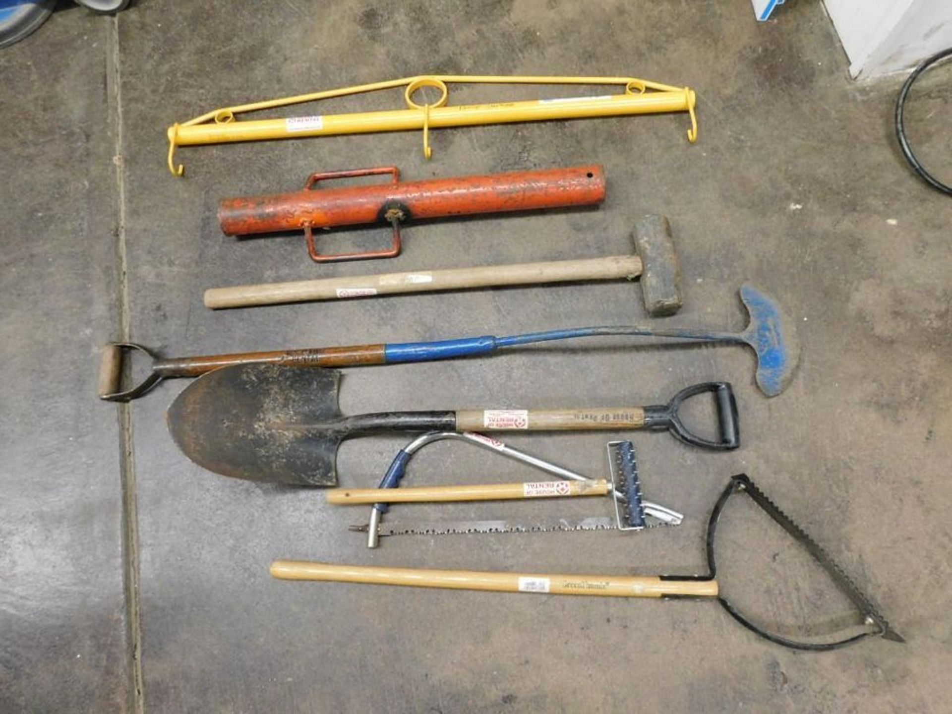 LOT: Fence Stretcher, Post Pounder, Sledge Hammer, Shovel, Garden Tools (LOCATION: 318 N.