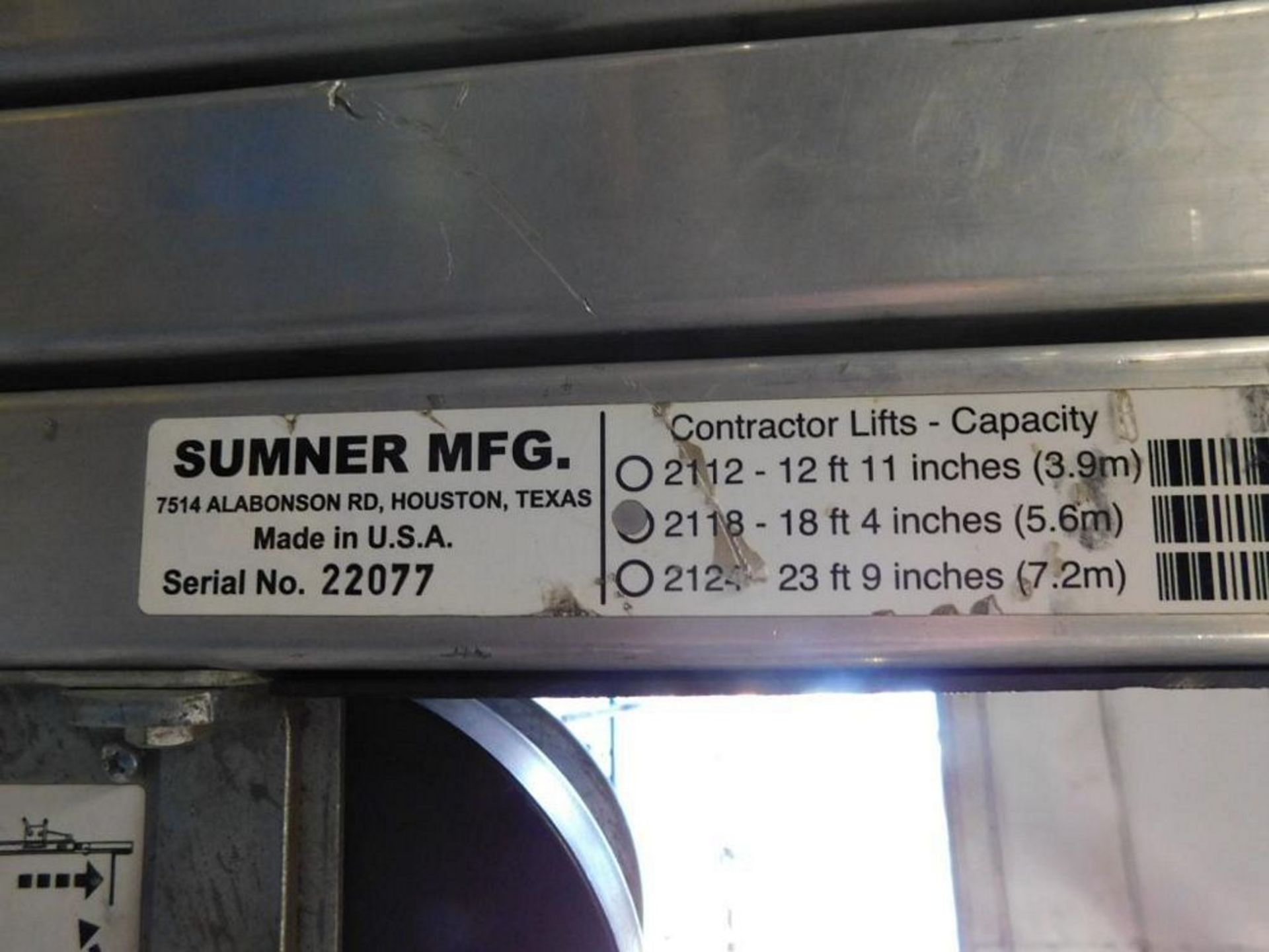 Sumner Hand Crank Lift 18'-4", Model 2118, 650 Max Cap. (LOCATION: 318 N. Milwaukee Ave., - Bild 12 aus 12