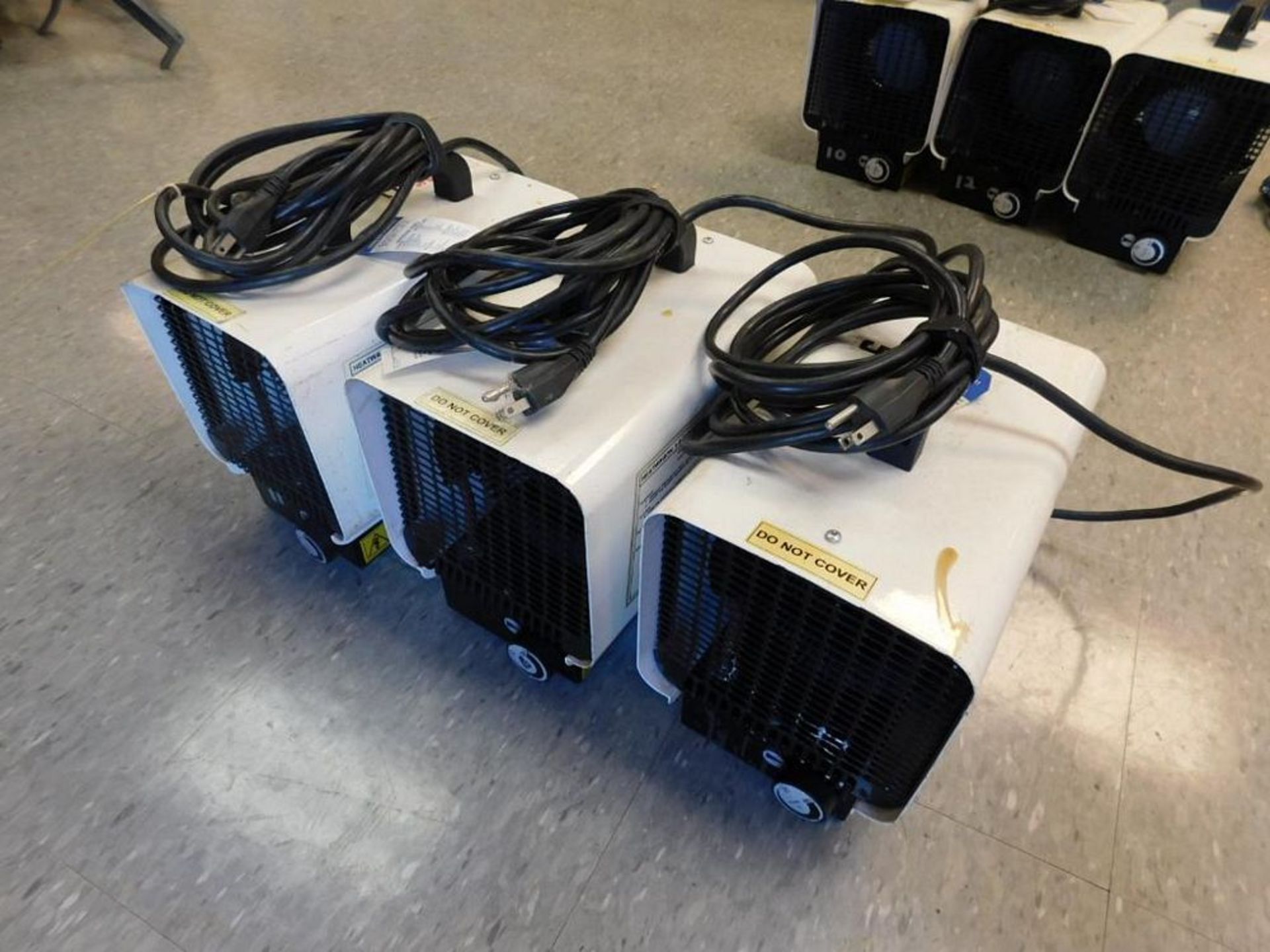LOT: (3) Heat Wagon 1,500 watt Commercial/Industrial Movable Air Heaters (LOCATION: 318 N. Milwaukee - Image 2 of 4