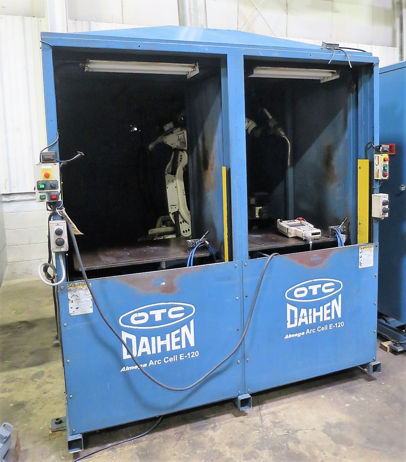 OTC DAIHEN ALMEGA ARC 3-120 ROBOTIC WELDING CELL, S/N 1M0453YZ520, NEW 2012