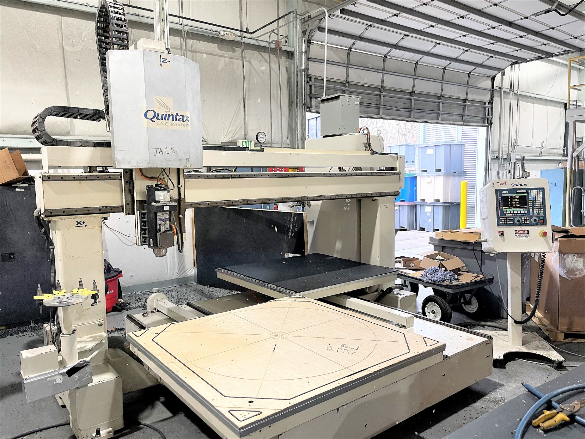 QUINTAX Q3M 3-AXIS DUAL 5X5 TABLES CNC ROUTER,