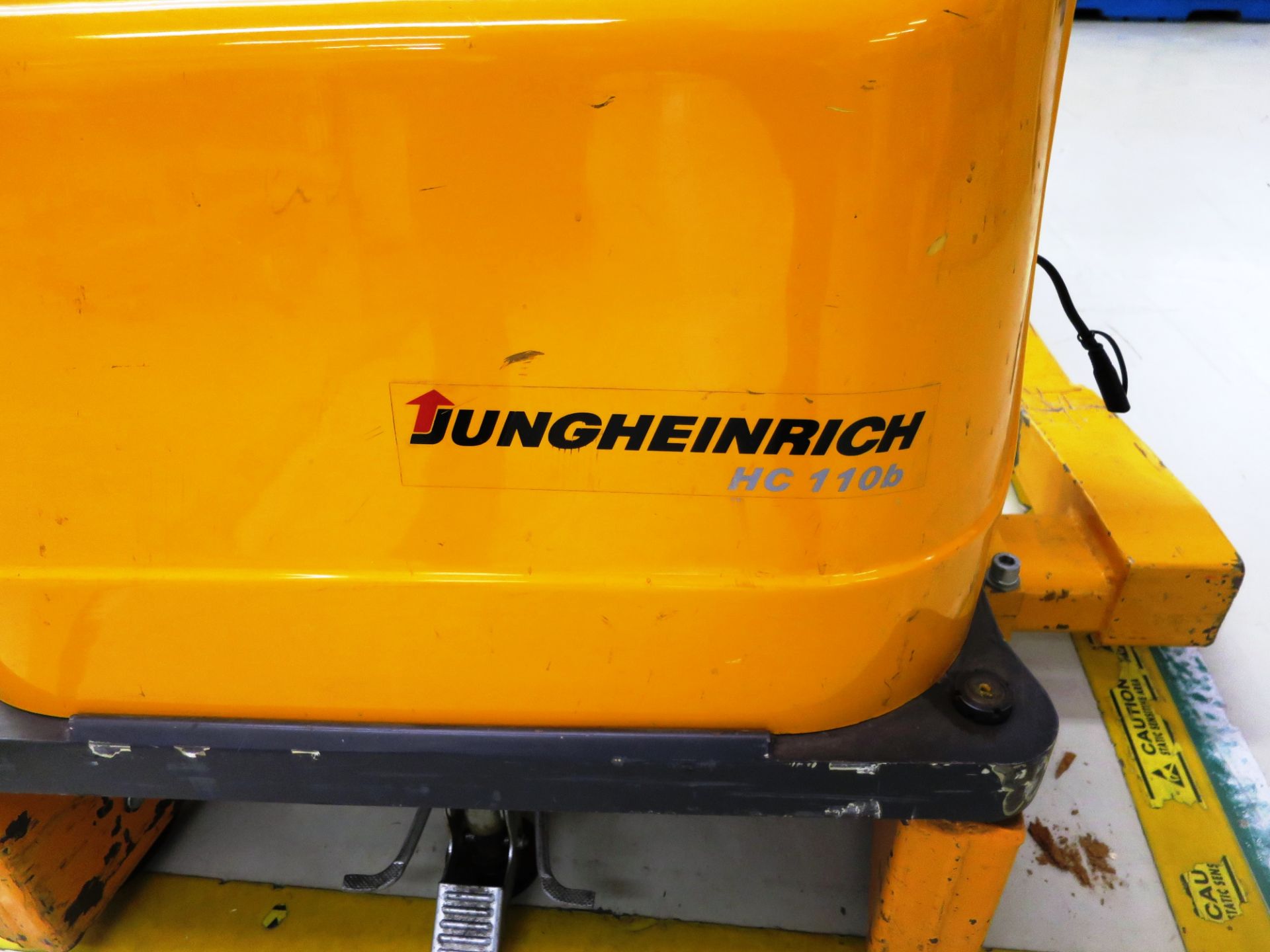 JUNHEINRICH HC 110B POWER LIFT STACKER, S/N 0893016260970, NEW 2008 - Image 6 of 8