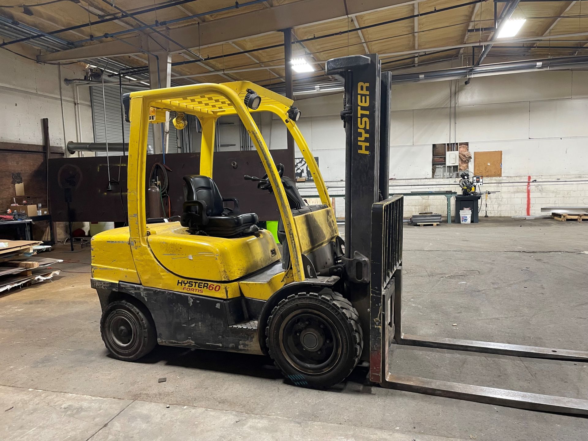 Hyster 60, 6000 pound forklift, Side shift, solid tire - Image 3 of 5