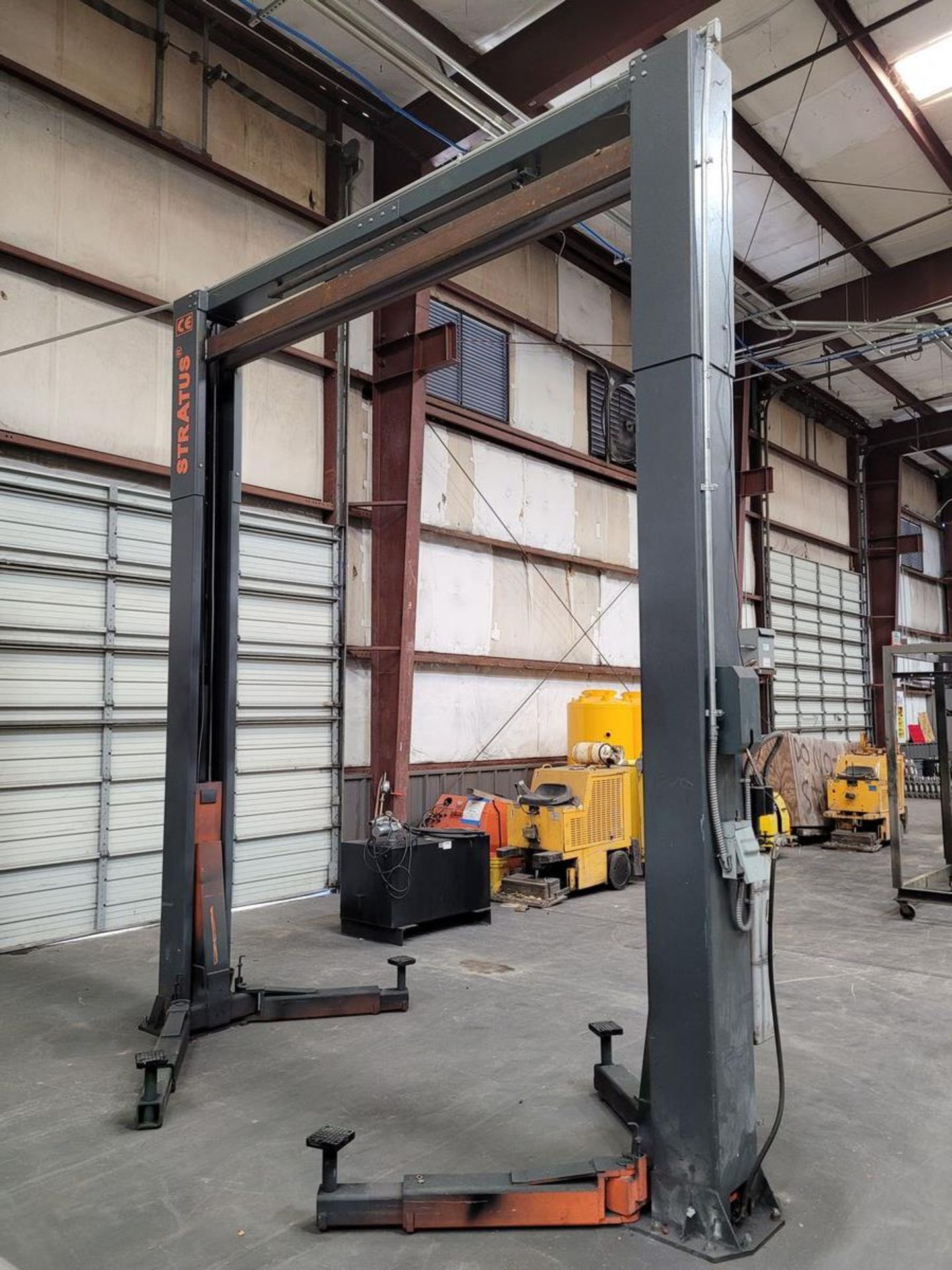 2018 Stratus Auto Equipment Mdl. SAE-2POH14KDS 2-Post Hydraulic Automotive Lift - Image 4 of 6