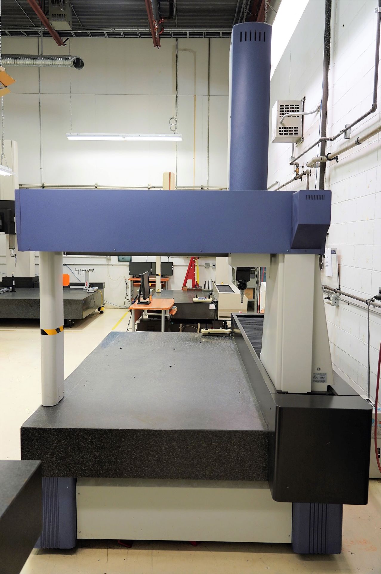 Mitutoyo Crysta Apex CRT-A916 Coordinate Measuring Machine - Image 4 of 11