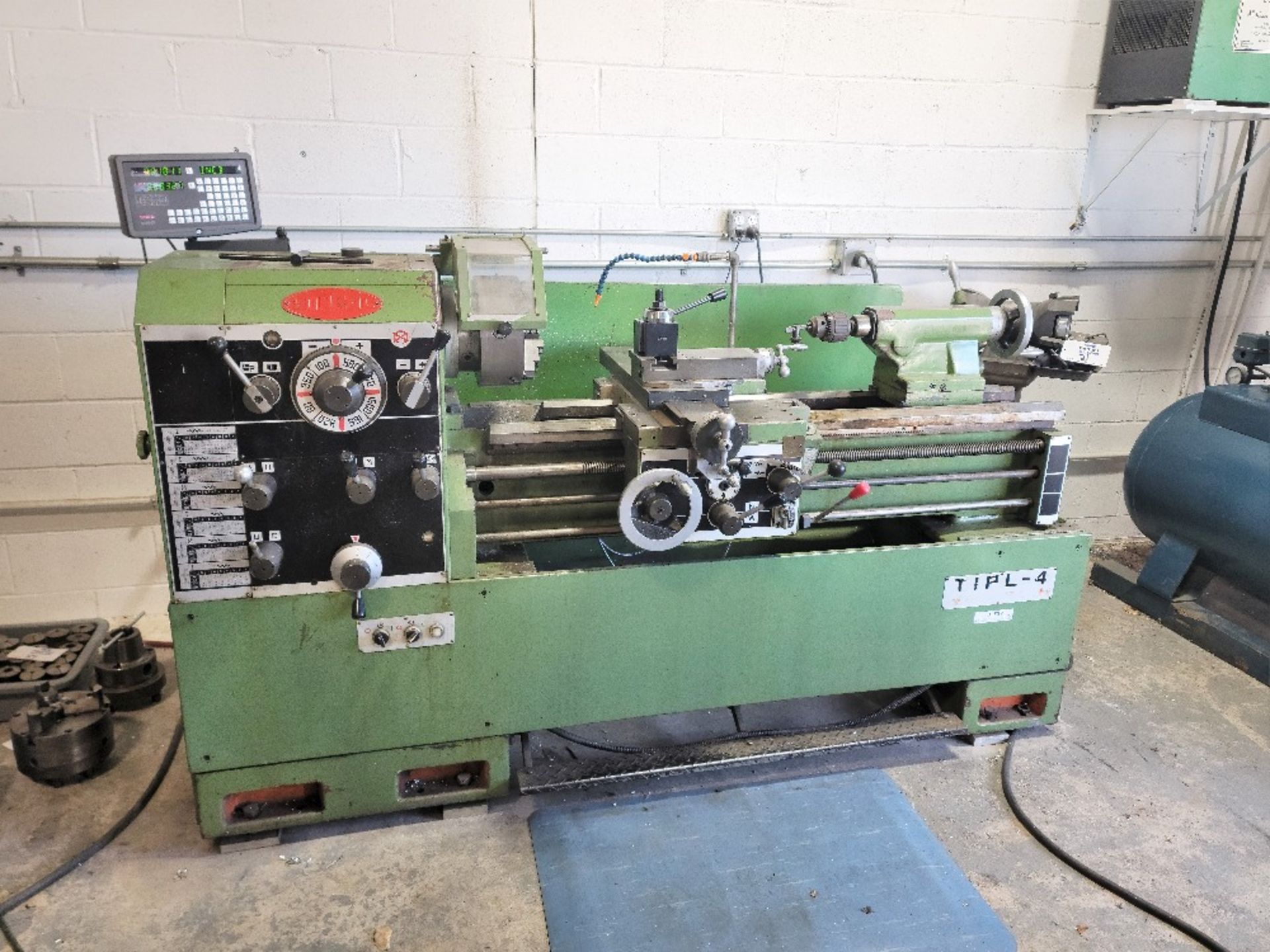 16" x 40" Tongil TIPL-4 Engine Lathe, 10" 3-Jaw Chuck, Tool Post, Tailstock, 60-1500 RPM, Inch/Metri