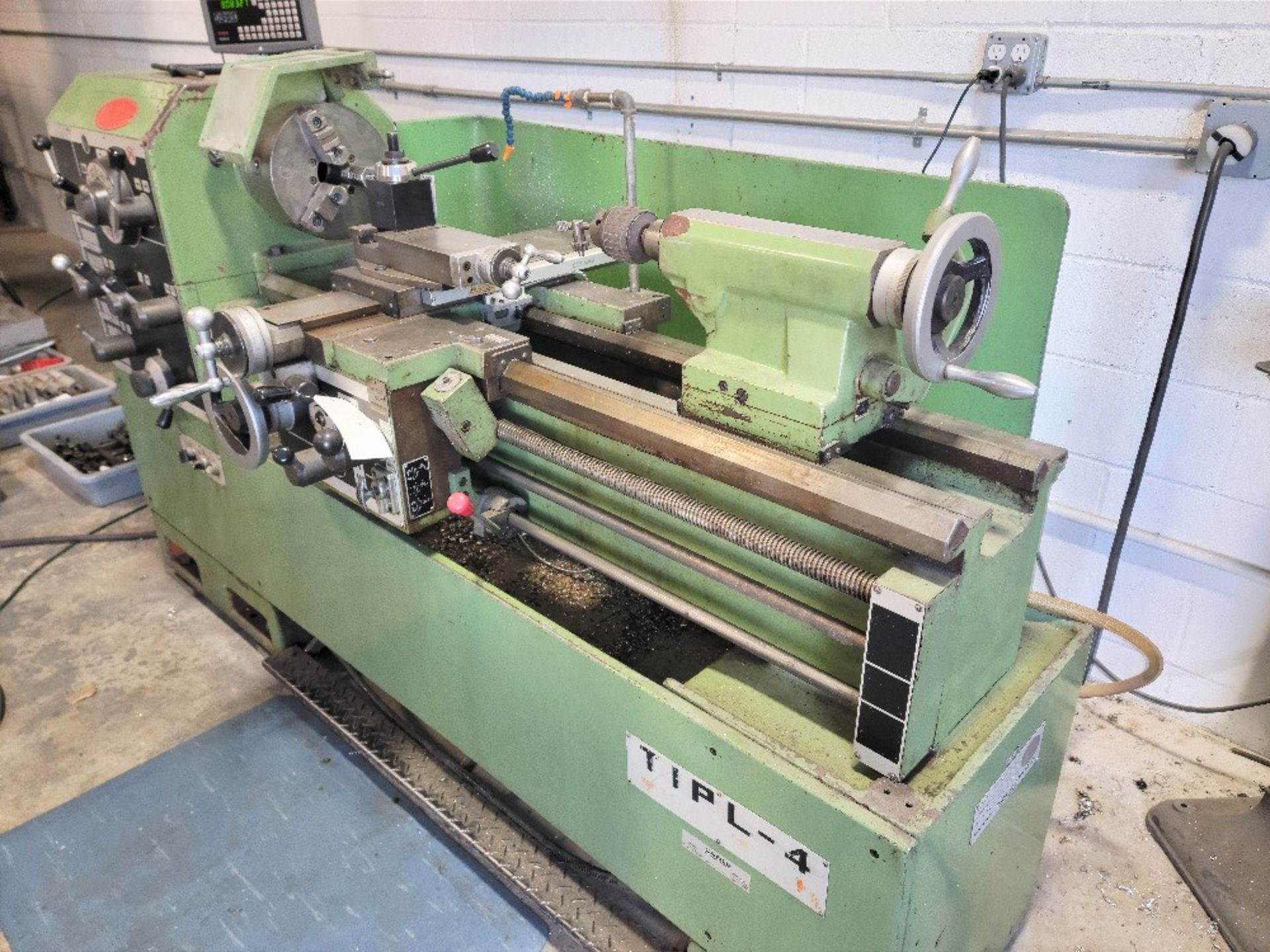 16" x 40" Tongil TIPL-4 Engine Lathe, 10" 3-Jaw Chuck, Tool Post, Tailstock, 60-1500 RPM, Inch/Metri - Image 5 of 11