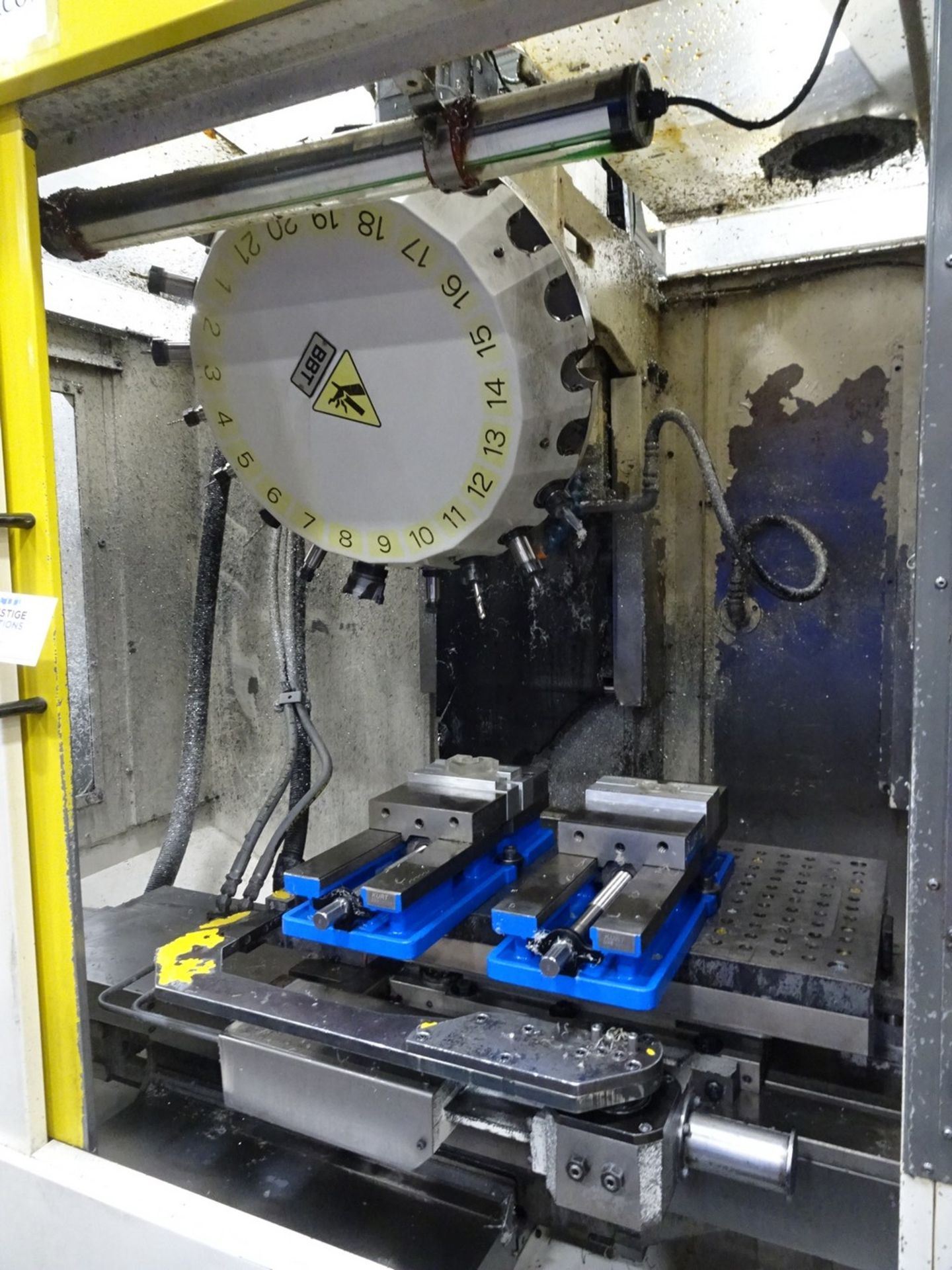 Fanuc Robodrill Model a-T21iDL CNC Vertical Machining Center - Image 4 of 8