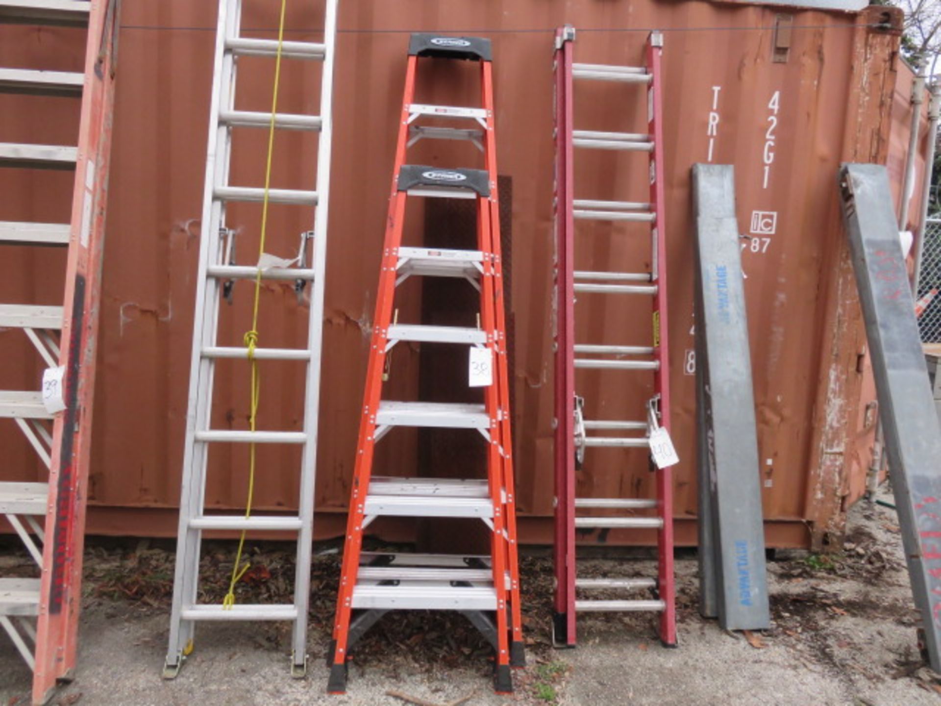 WERNER 8 FT. AND 6 FT. FIBERGLASS 300 LB. CAP. A-FRAME LADDERS