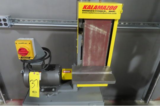 KALAMAZOO 486-007 6 IN. VERTICAL BELT SANDER WITH STAND-LIKE NEW - Image 2 of 2