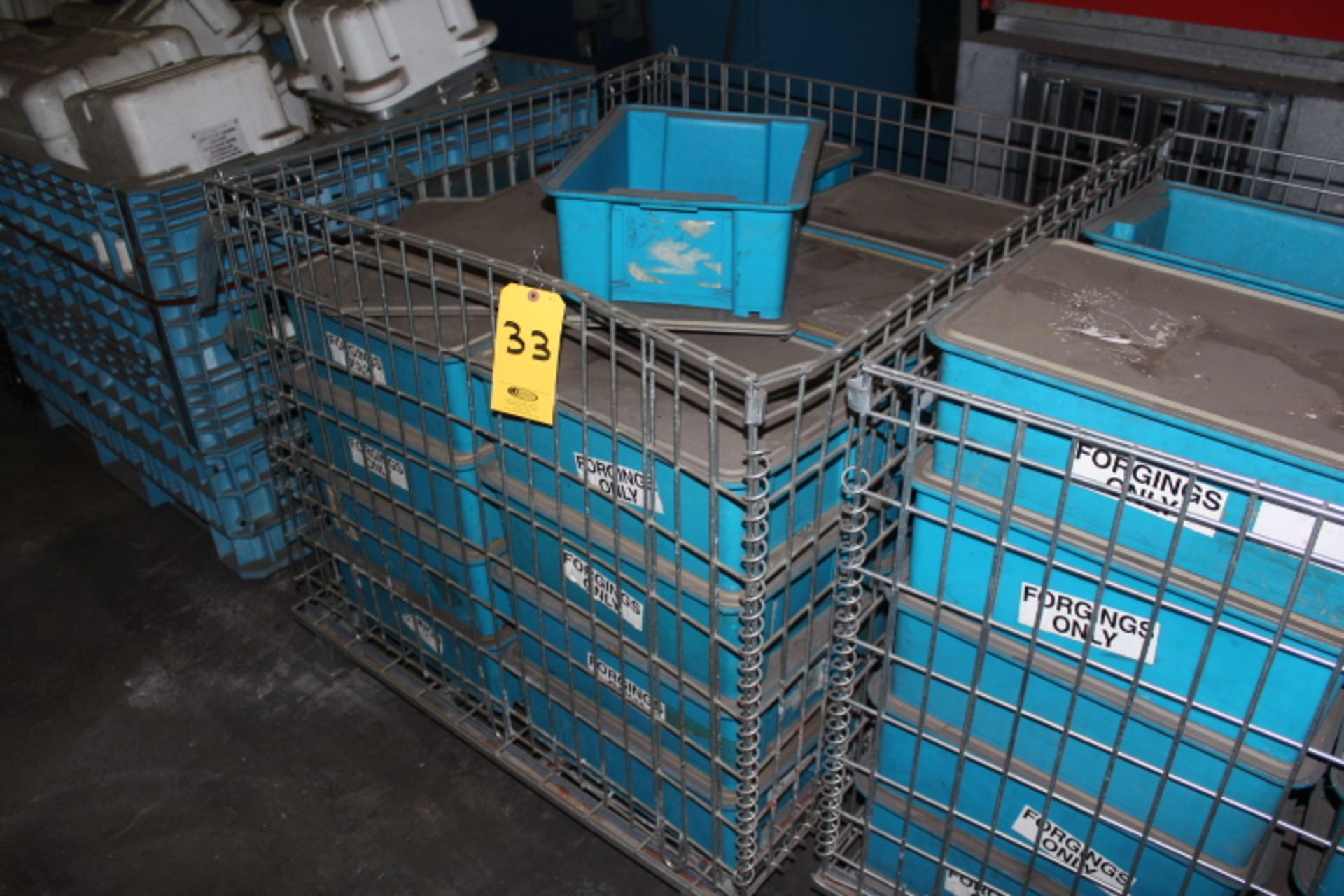 COLLAPSIBLE WIRE BIN AND (15+)TOTES - Image 2 of 2