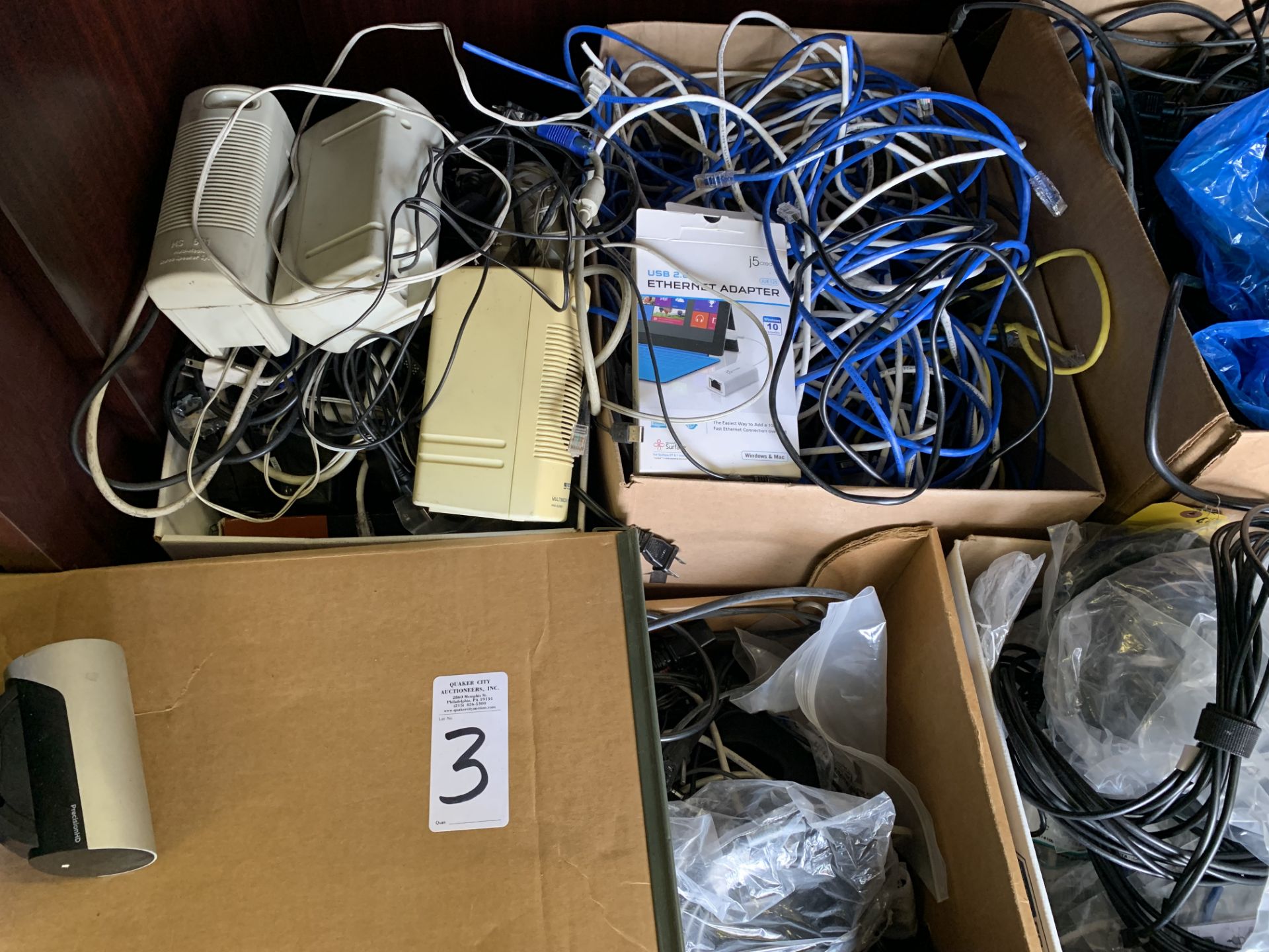 ASSORTED CABLING AND COMPUTER ACCESSORIES - Image 3 of 3