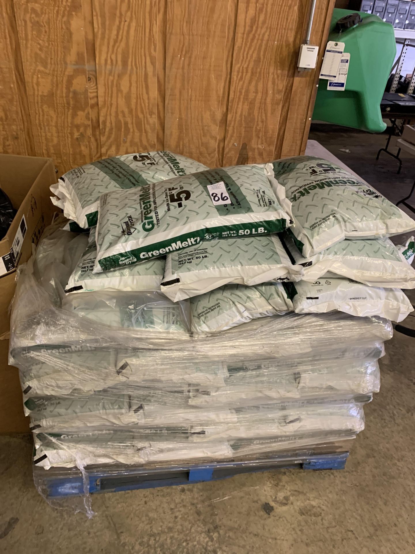(40+) BAGS OF 50 LB. DIAMOND CRYSTAL GREEN MELT AND SCOTT SPREADER - Image 2 of 4