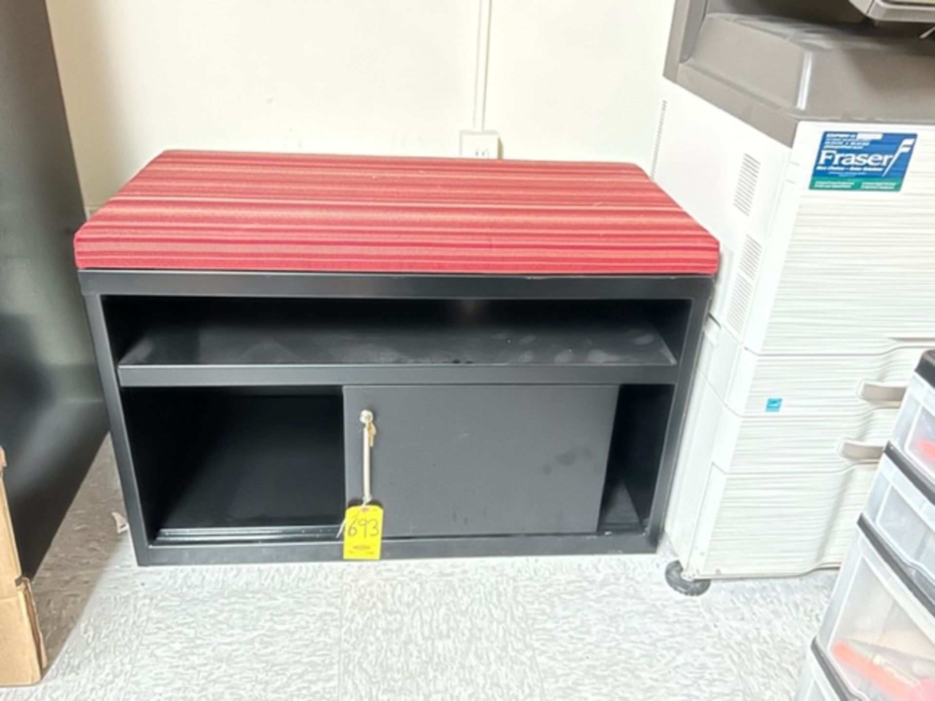 36 IN. BENCH WITH SLIDING DOOR UNDERSTORAGE