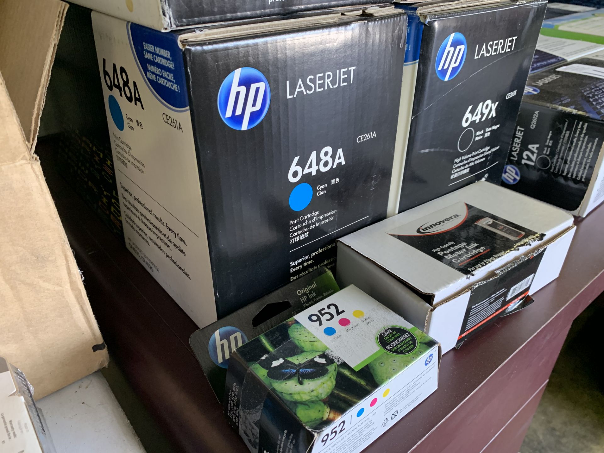 (5) HP LASERJET 648A IN ASSORTED COLORS PRINT CARTRIDGES (DOESN'T INCLUDE TWO SMALL BOXES IN FRONT.. - Image 3 of 3