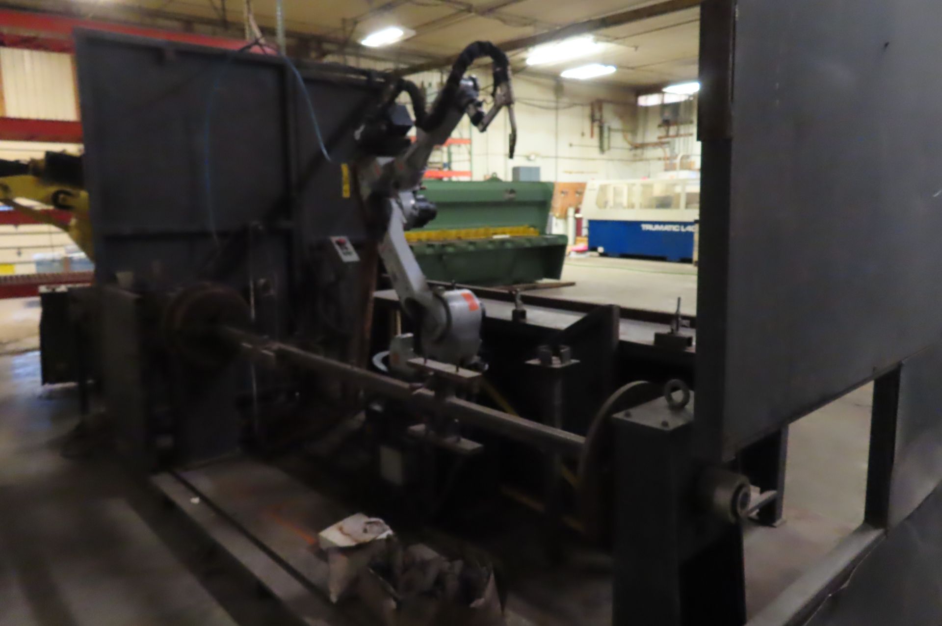 MILLER ROBOTWORX WELDING ROBOT WITH A 3-JAW WELDING POSITIONER,… - Image 2 of 18