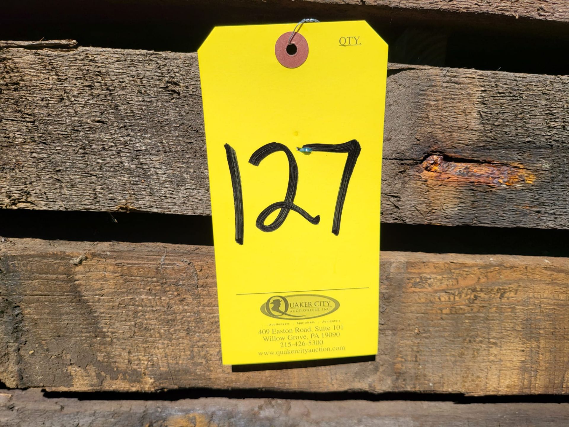 (20) RECALIMED OLD GROWTH PINE, 2 3/4 IN. - 3 1/4 IN. THICK, 11 IN. - 11 1/4 IN. WIDE, 17 FT. RL - Image 4 of 4